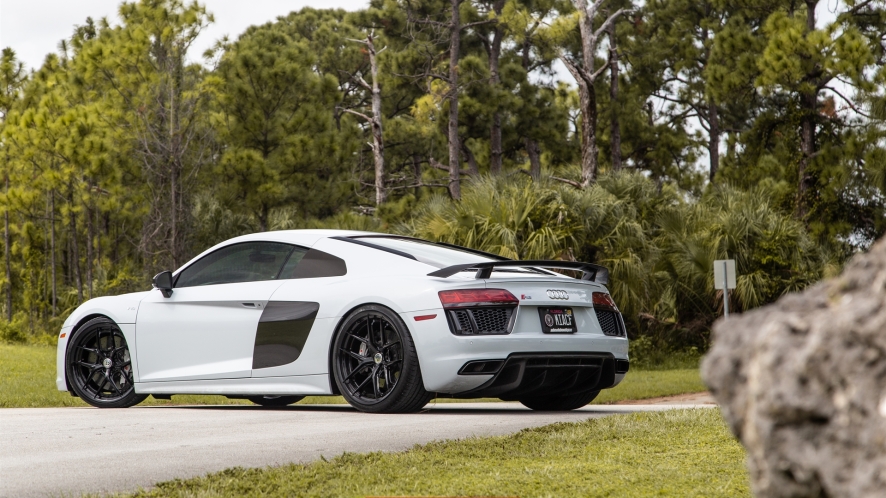 AUDI MK2 R8 V10 PLUS ON HRE S101SC