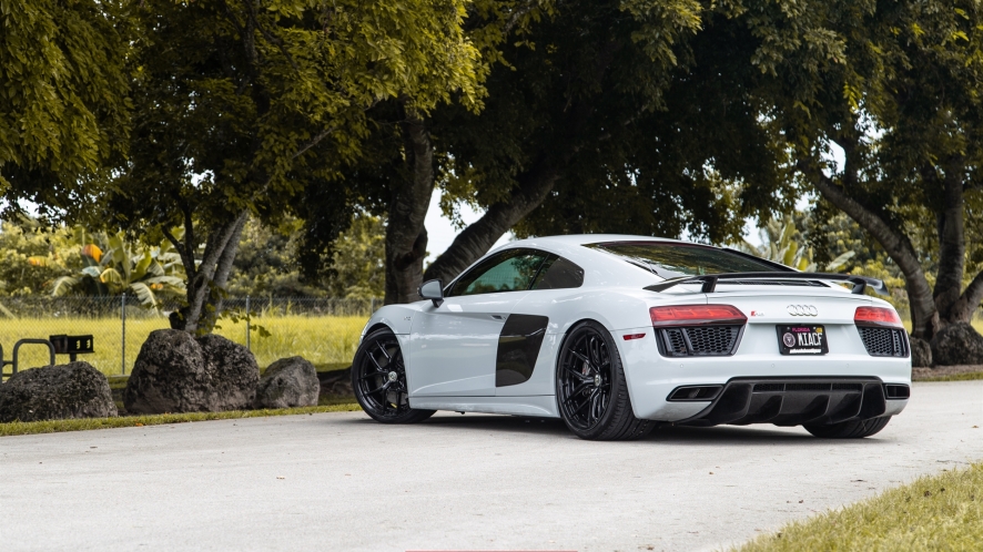 AUDI MK2 R8 V10 PLUS ON HRE S101SC