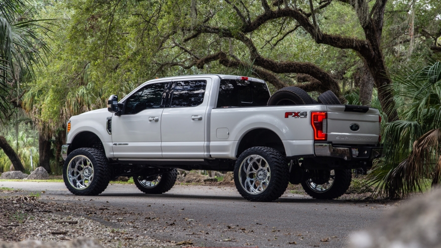 FORD F-250 ON HOSTILE HF04 PUNISHER