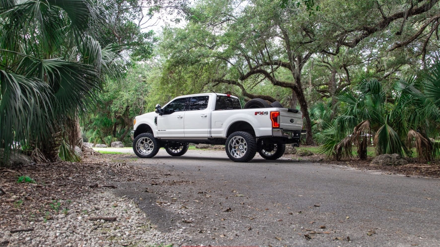 FORD F-250 ON HOSTILE HF04 PUNISHER