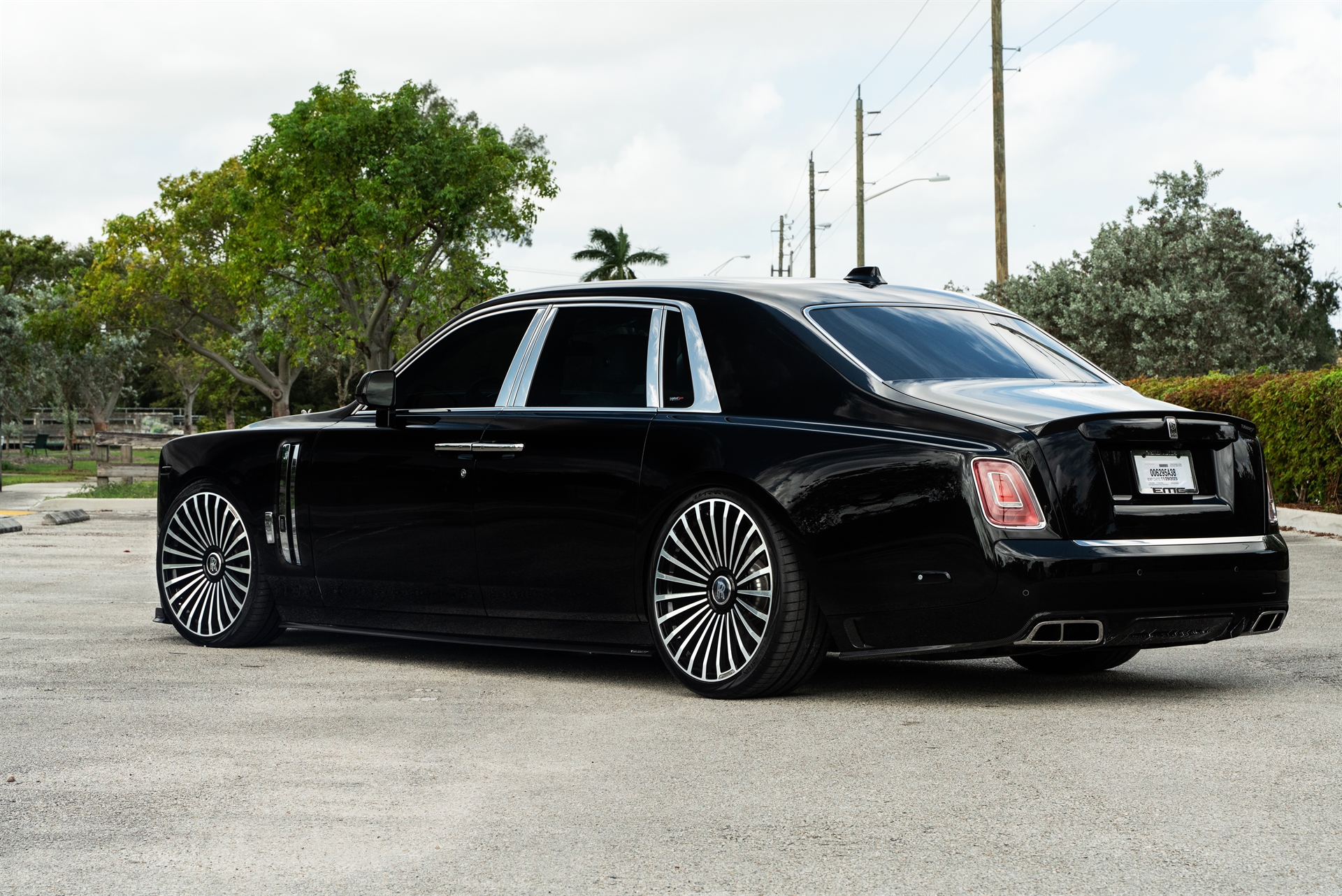 Rolls-Royce Phantom EWB with Mansory Body Kit