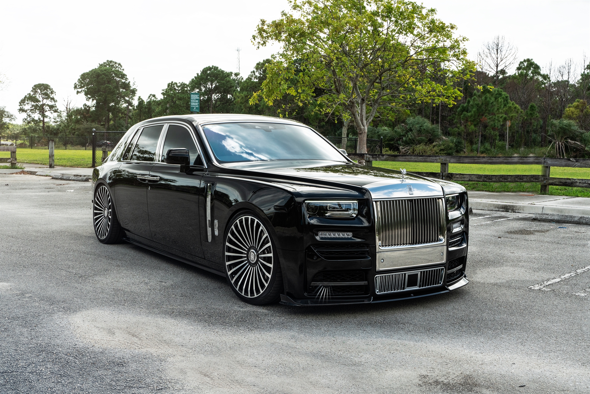 Rolls-Royce Phantom EWB with Mansory Body Kit