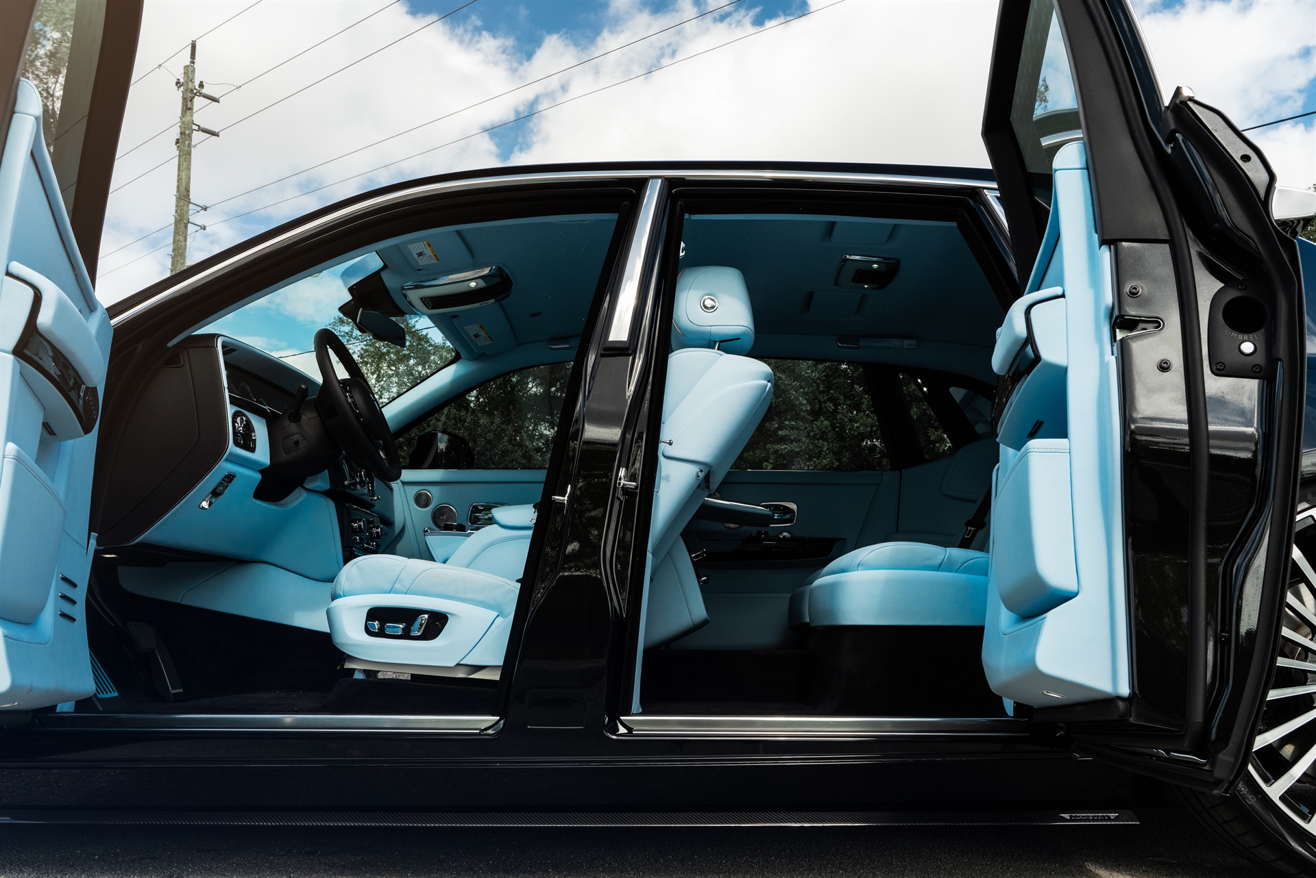 Rolls-Royce Phantom EWB with Mansory Body Kit