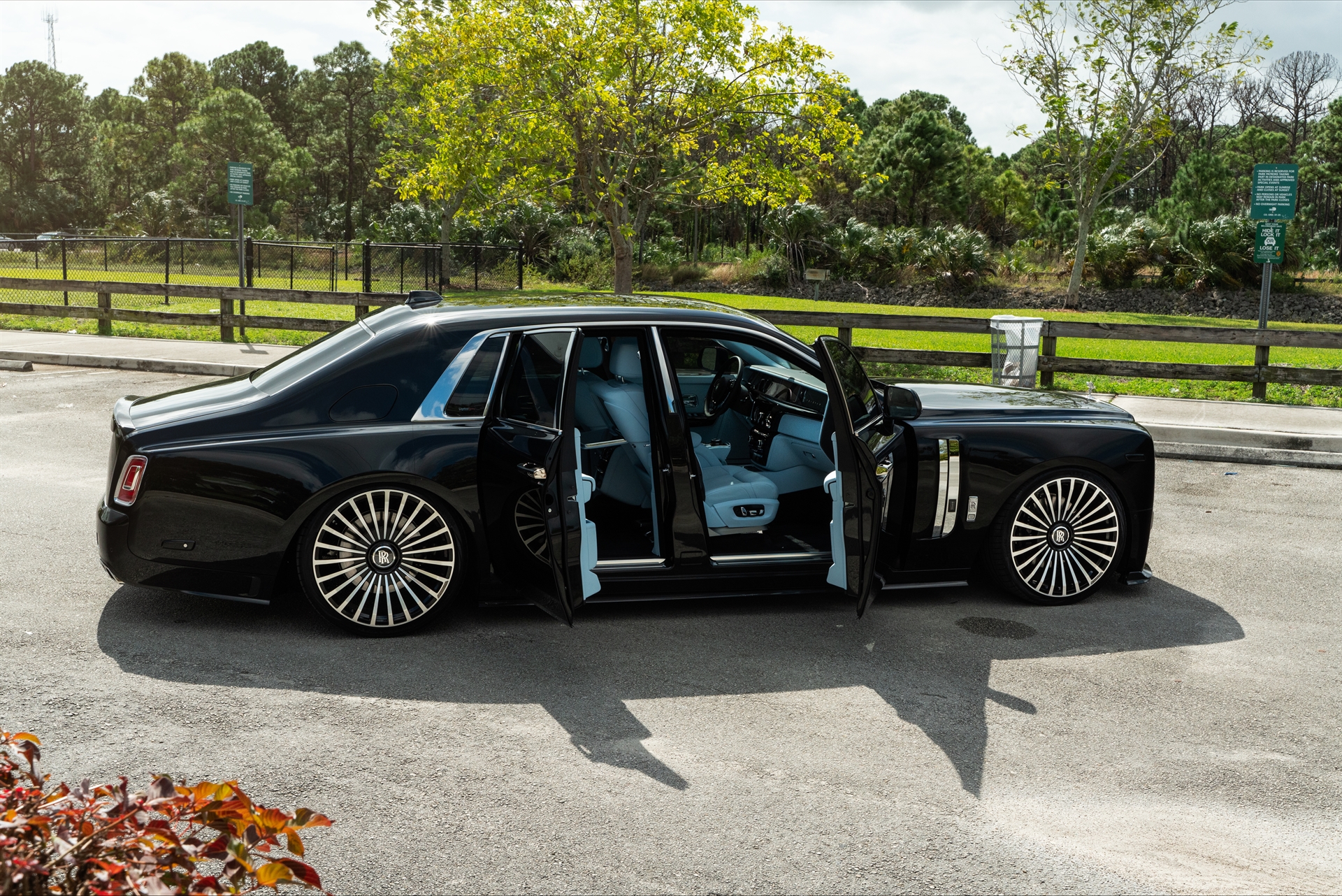 Rolls-Royce Phantom EWB with Mansory Body Kit
