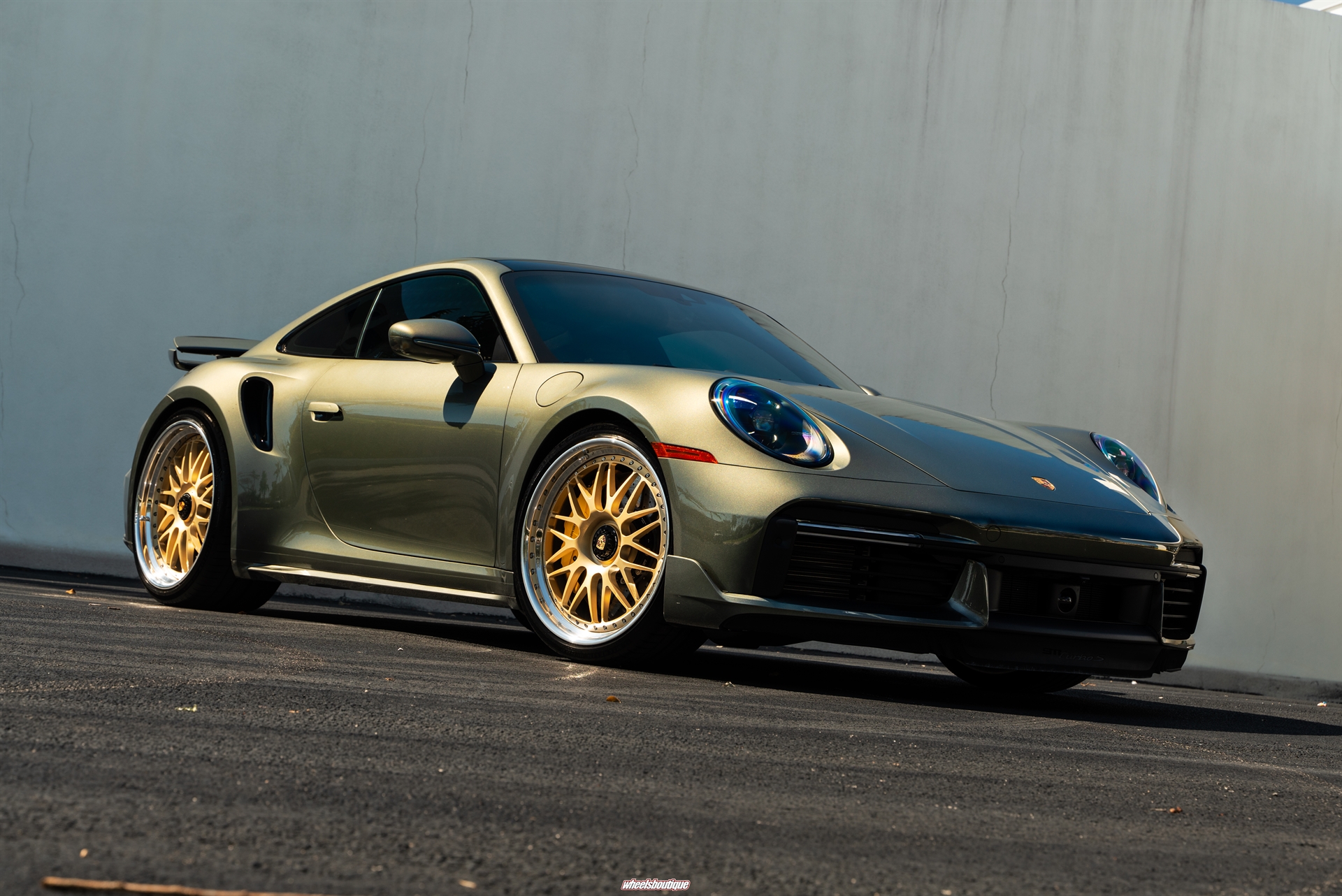 Porsche 992 Turbo S | Aventurine Green | on HRE 540 FMR | Frozen Brushed Gold