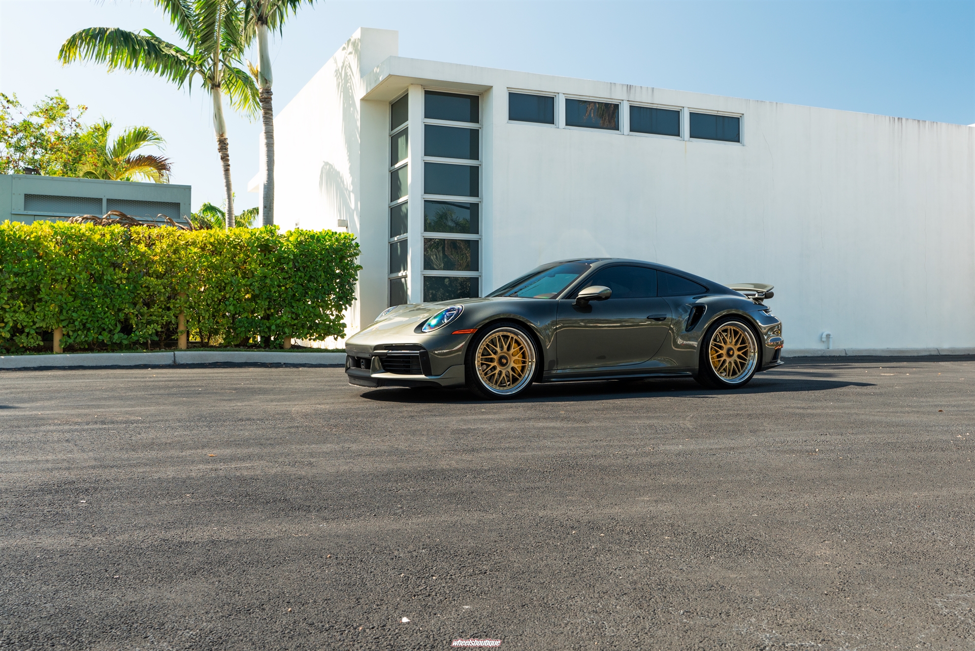 Porsche 992 Turbo S | Aventurine Green | on HRE 540 FMR | Frozen Brushed Gold