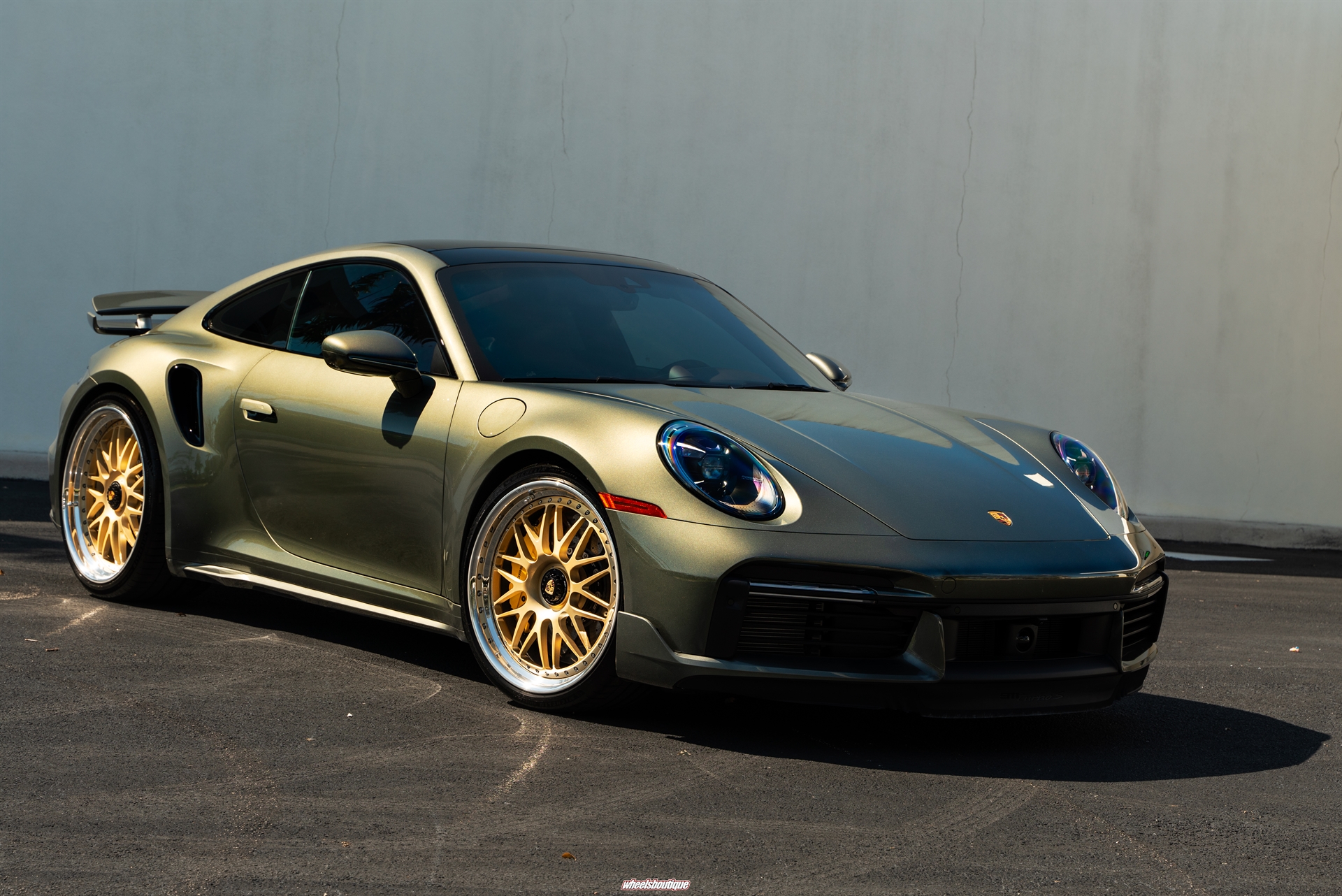 Porsche 992 Turbo S | Aventurine Green | on HRE 540 FMR | Frozen Brushed Gold