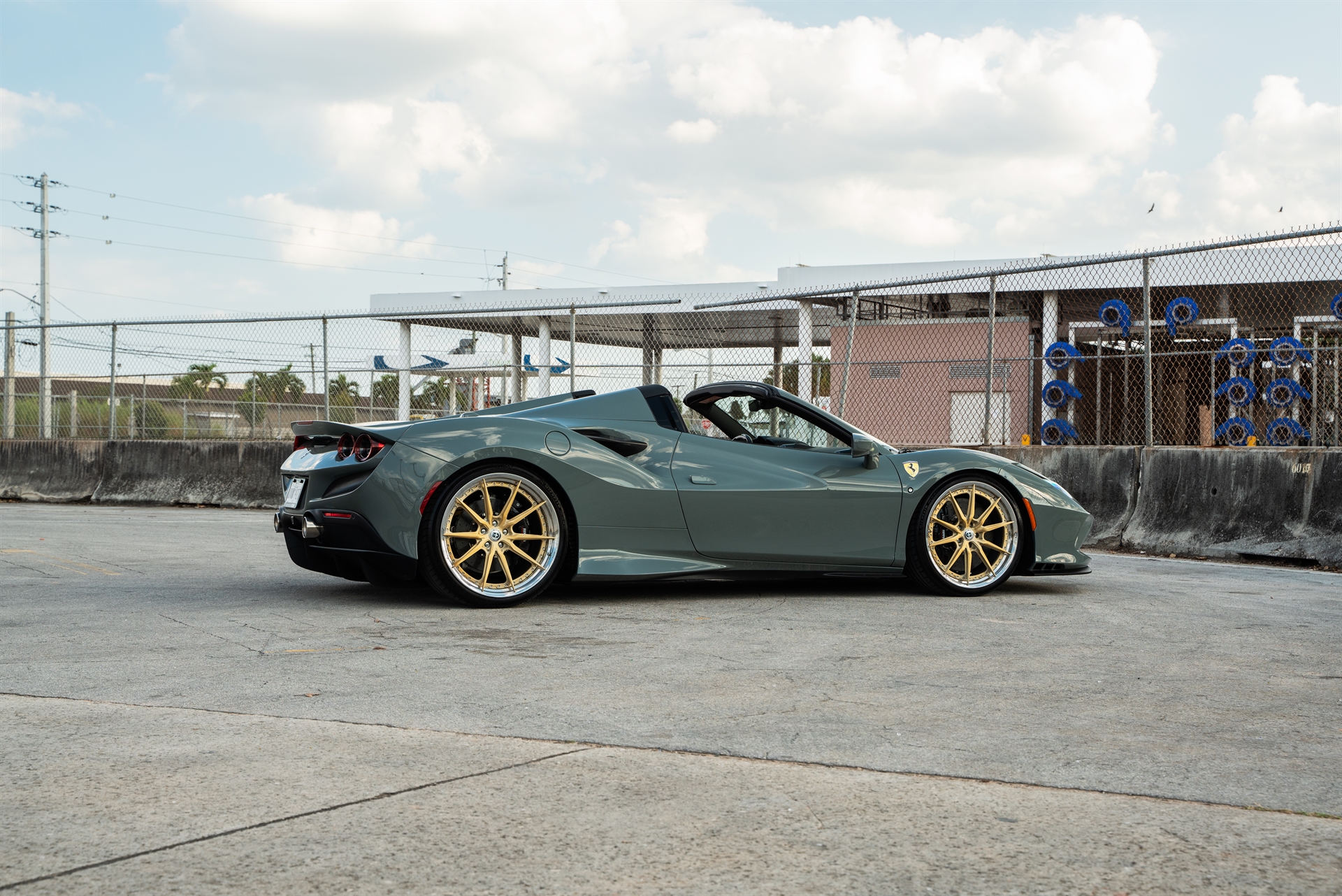 Ferrari F8 Spider | Grigio Medio | HRE S104SC Wheels | Frozen Champagne