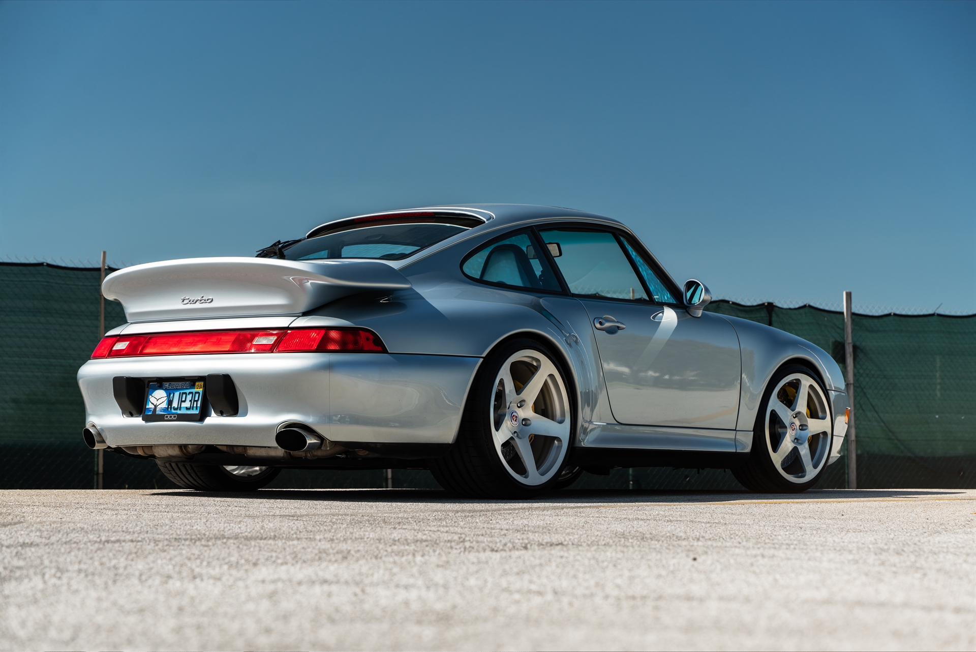 Porsche 993 Turbo  – Polar Silver on HRE 305M