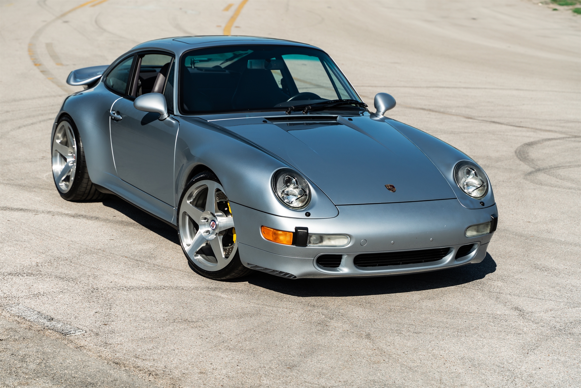 Porsche 993 Turbo  – Polar Silver on HRE 305M