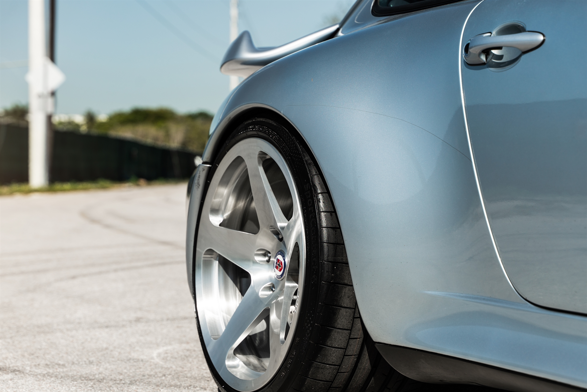 Porsche 993 Turbo  – Polar Silver on HRE 305M