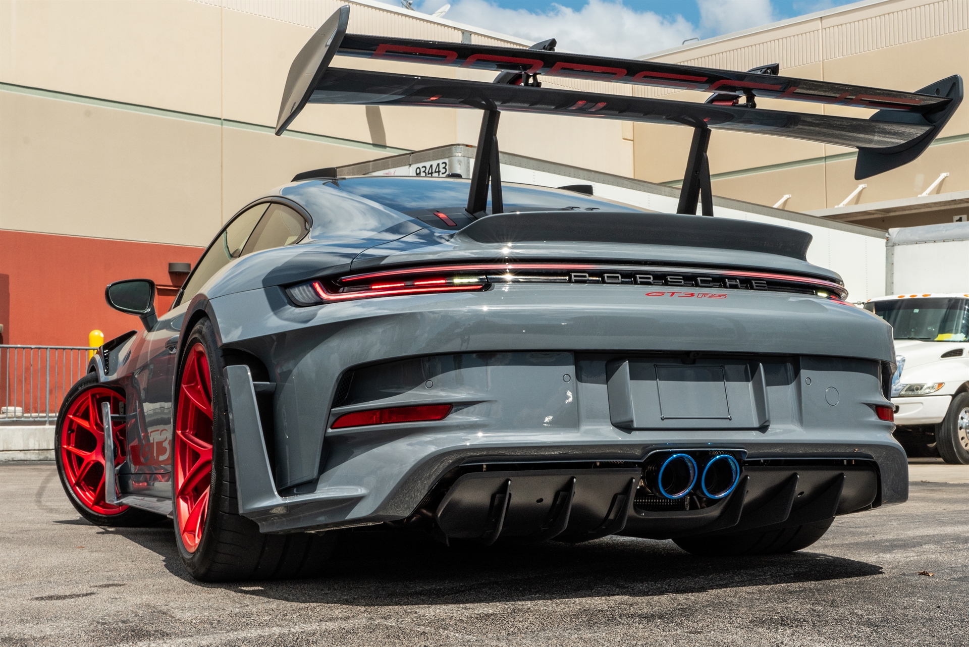 Arctic Grey 992 GT3 RS