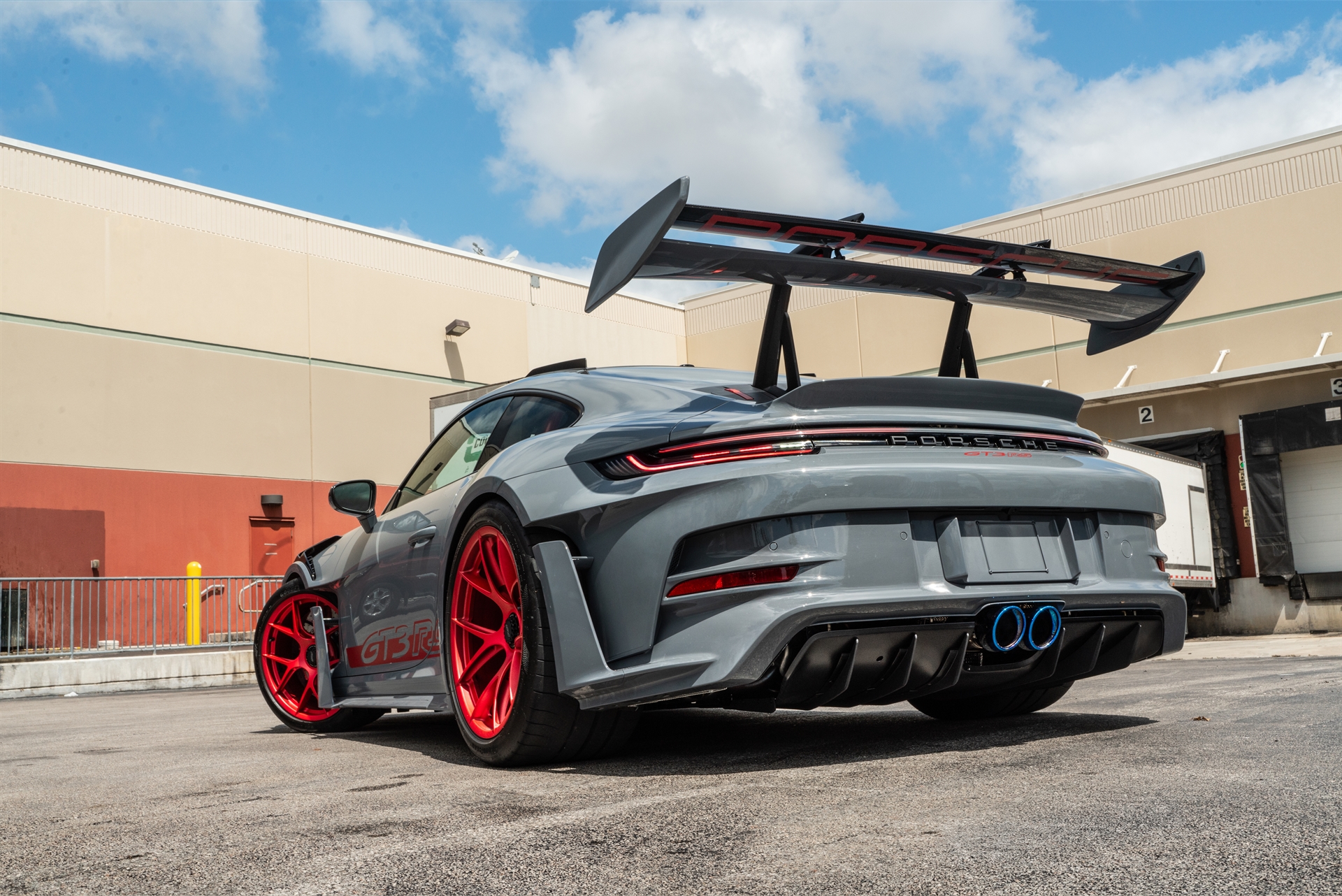 Arctic Grey 992 GT3 RS