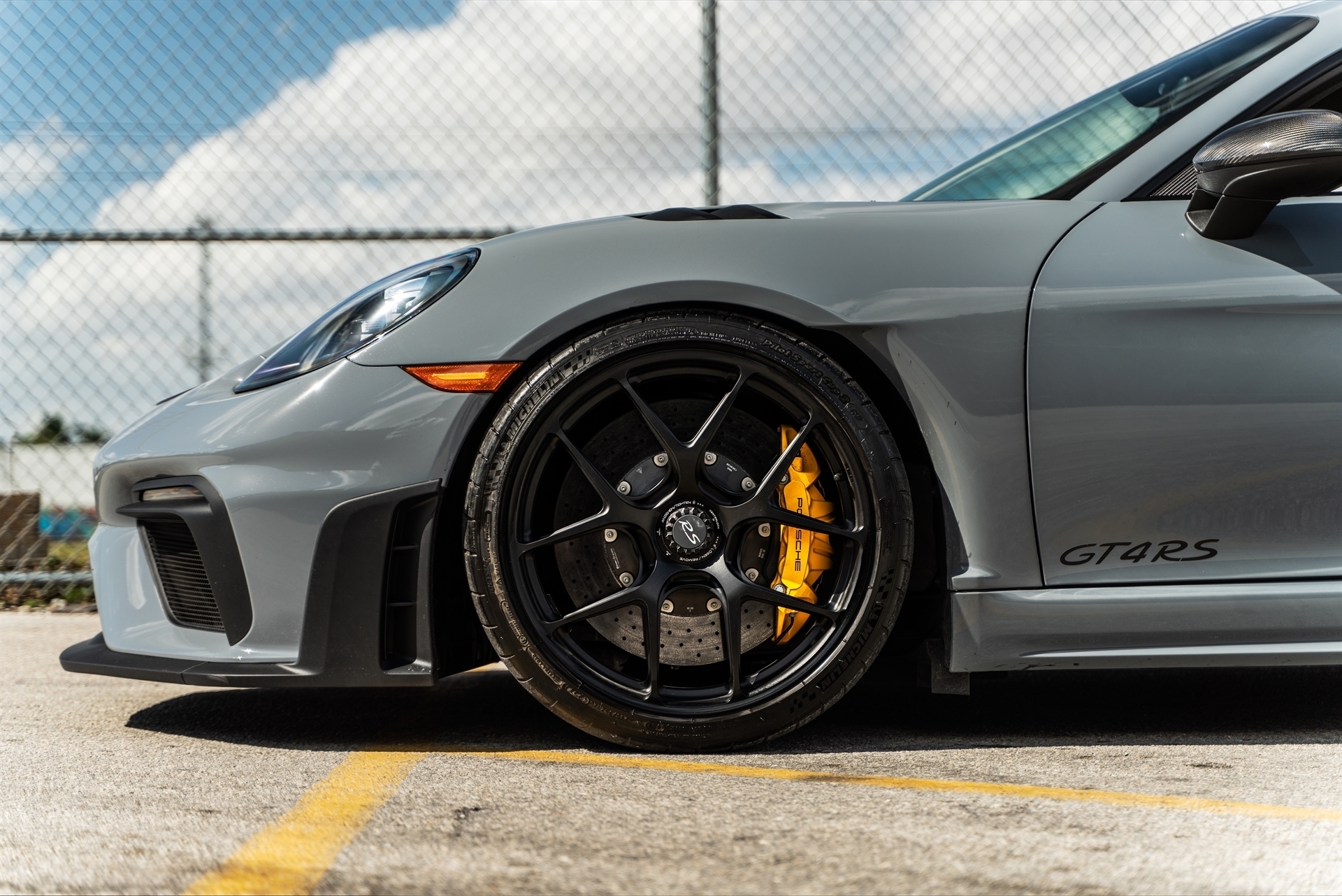 Porsche 718 Cayman GT4 RS on HRE R101LW