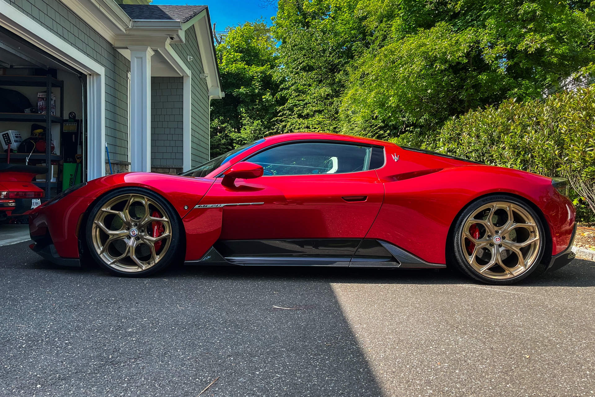 a MC20 Maserati Rosso Vincente | HRE P111SC