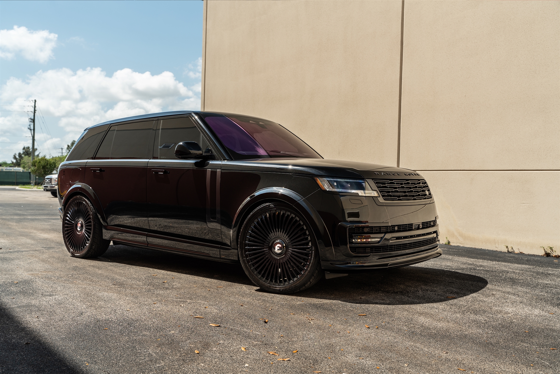 Range Rover on Forgiato Wheels Trimestre M | Wheels Boutique