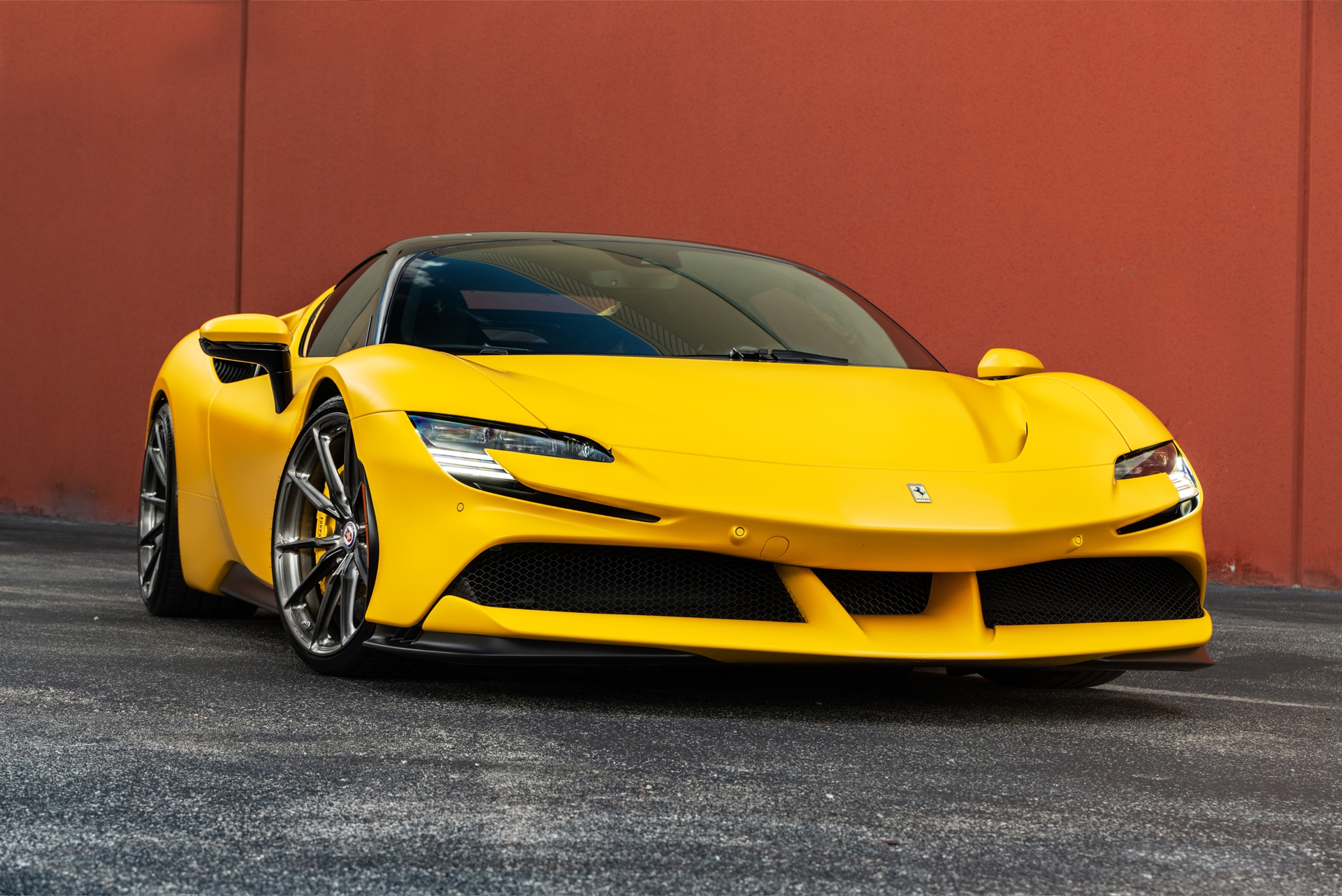 Ferrari SF90 Gialo Modena HRE P104SC