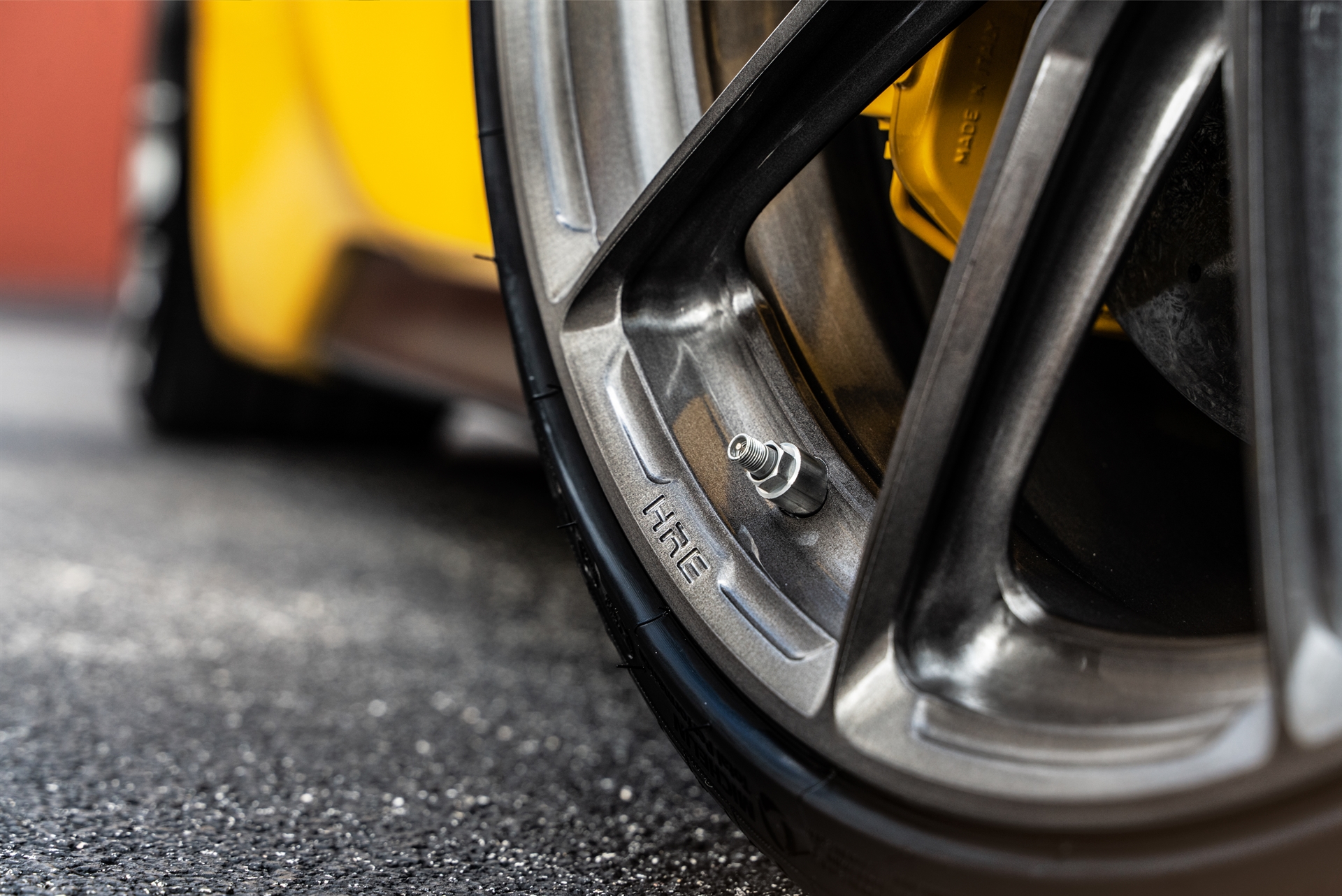 Ferrari SF90 Gialo Modena HRE P104SC