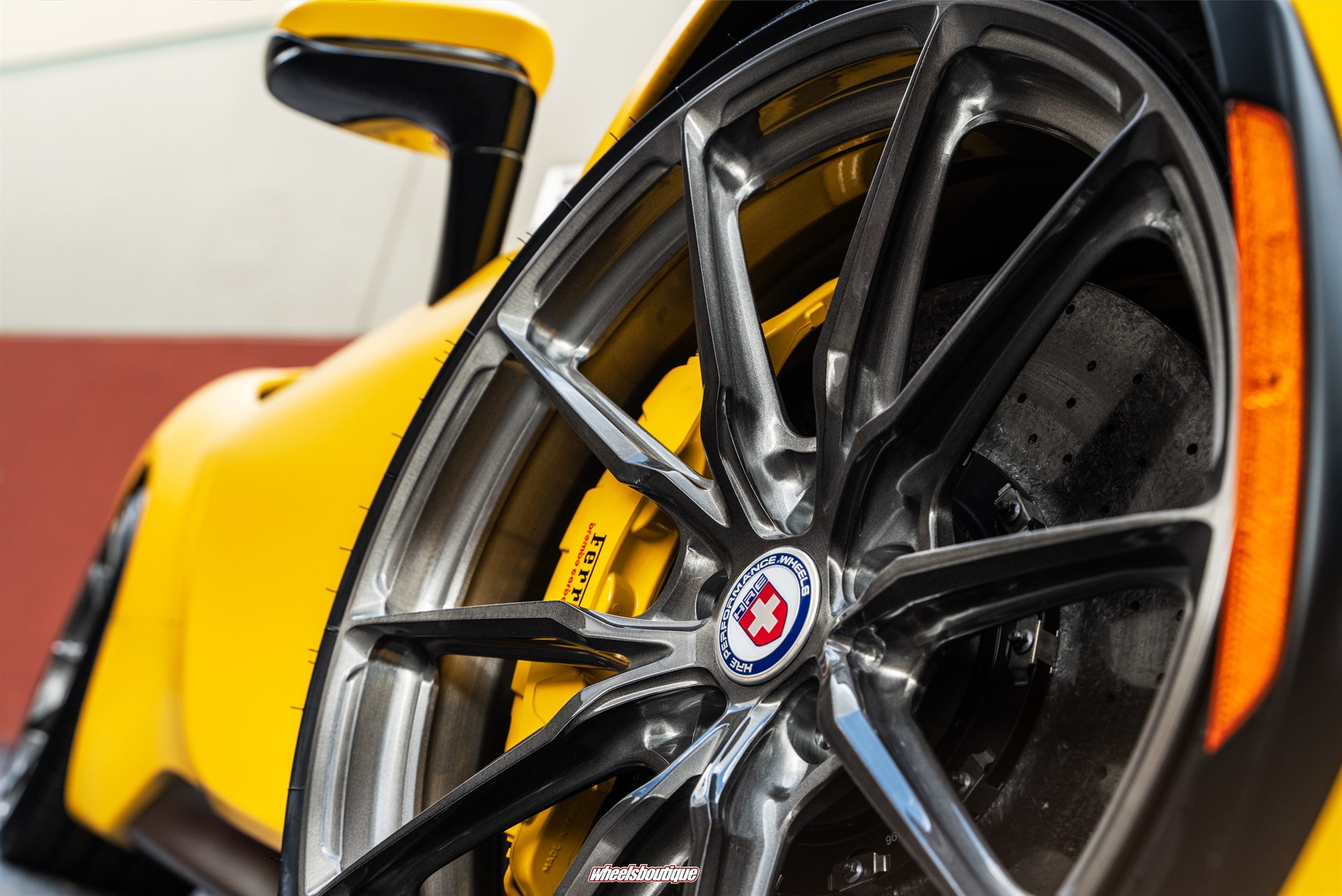 Ferrari SF90 Gialo Modena HRE P104SC