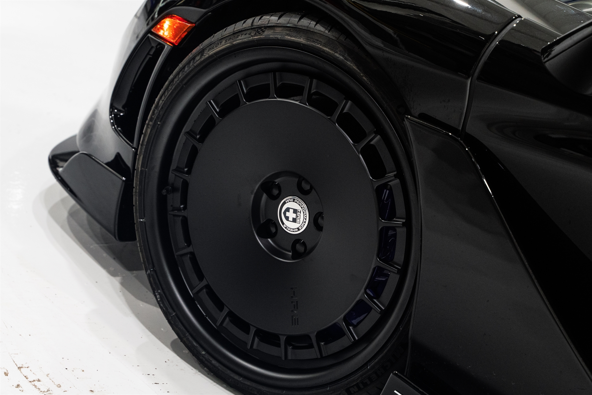 HRE 535 and 501 wheels | McLaren 765LT Onyx Black
