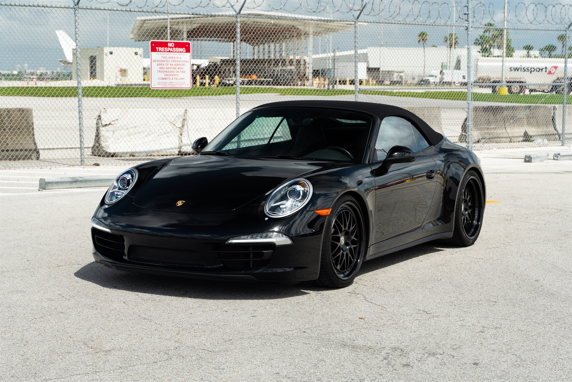 Porsche 991 Carera S Cabriolet | Black | on HRE 540 | Satin Black