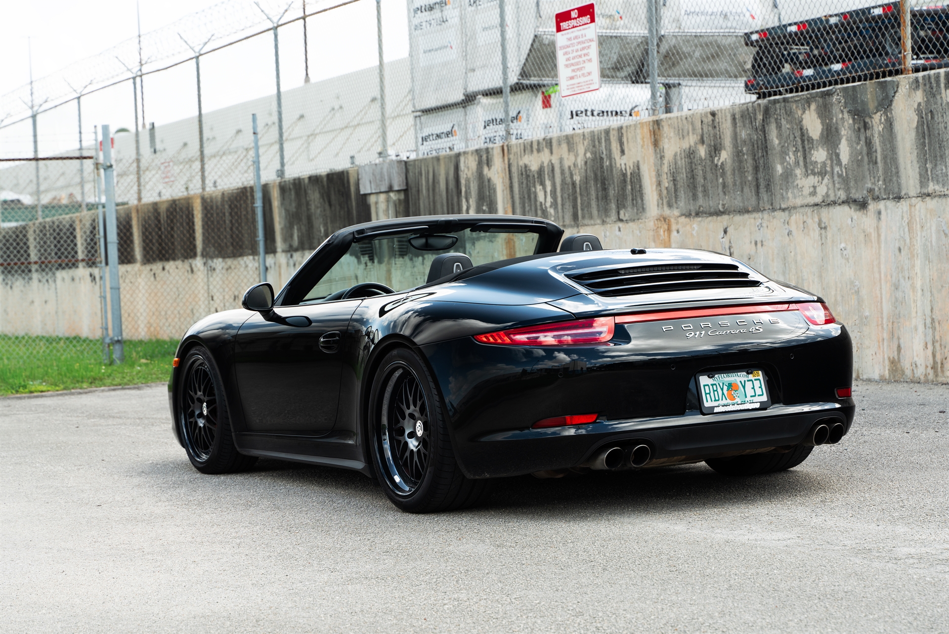 Porsche 991 Carera S Cabriolet | Black | on HRE 540 | Satin Black