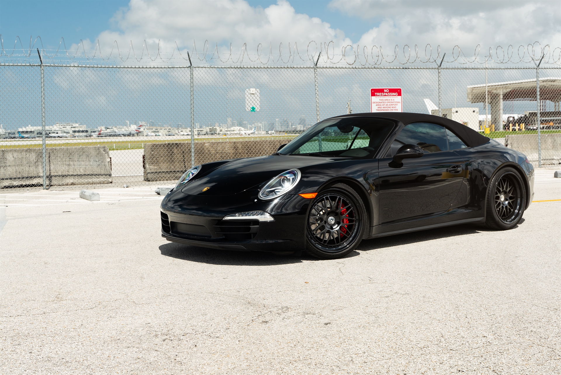 Porsche 991 Carera S Cabriolet | Black | on HRE 540 | Satin Black