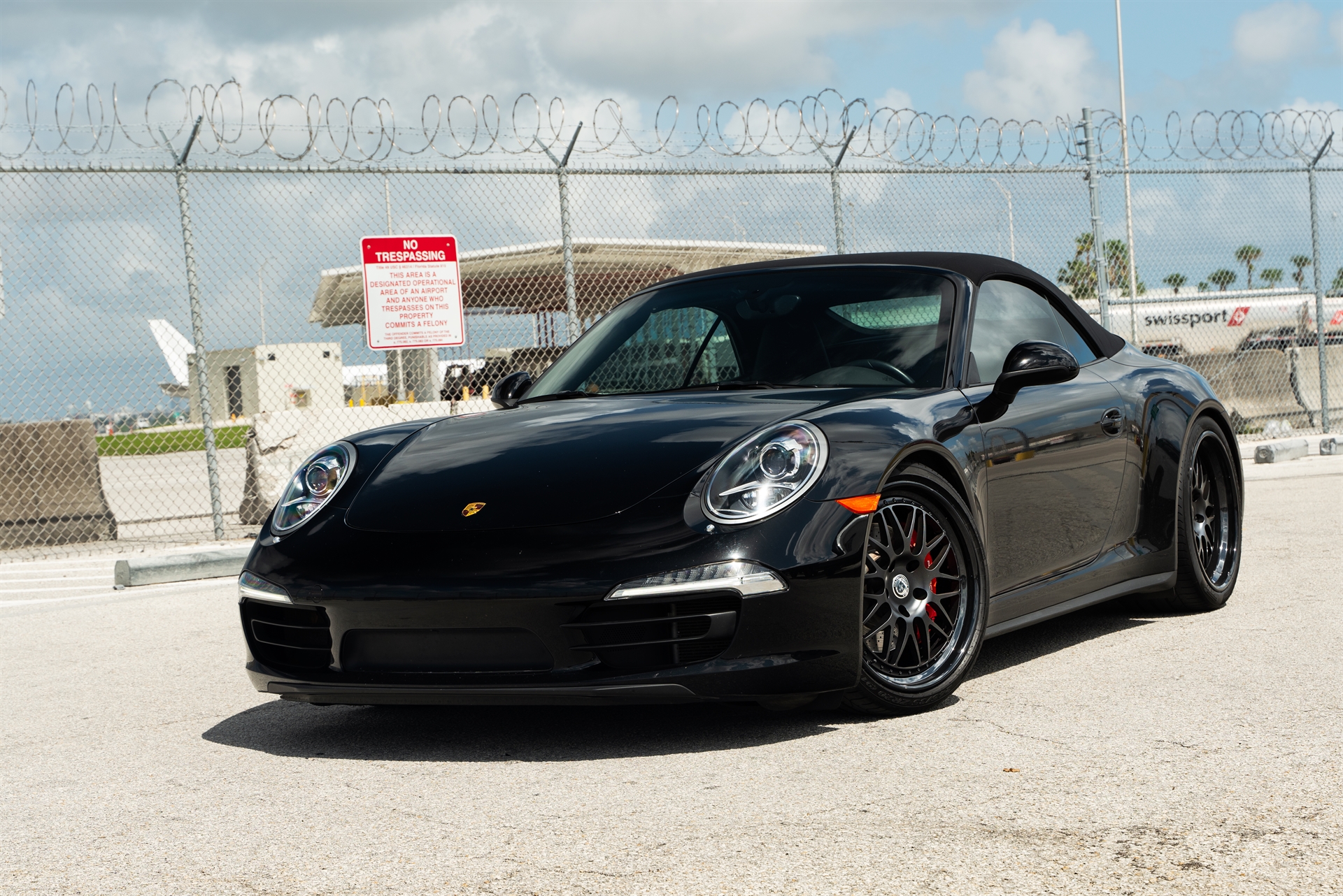 Porsche 991 Carera S Cabriolet | Black | on HRE 540 | Satin Black