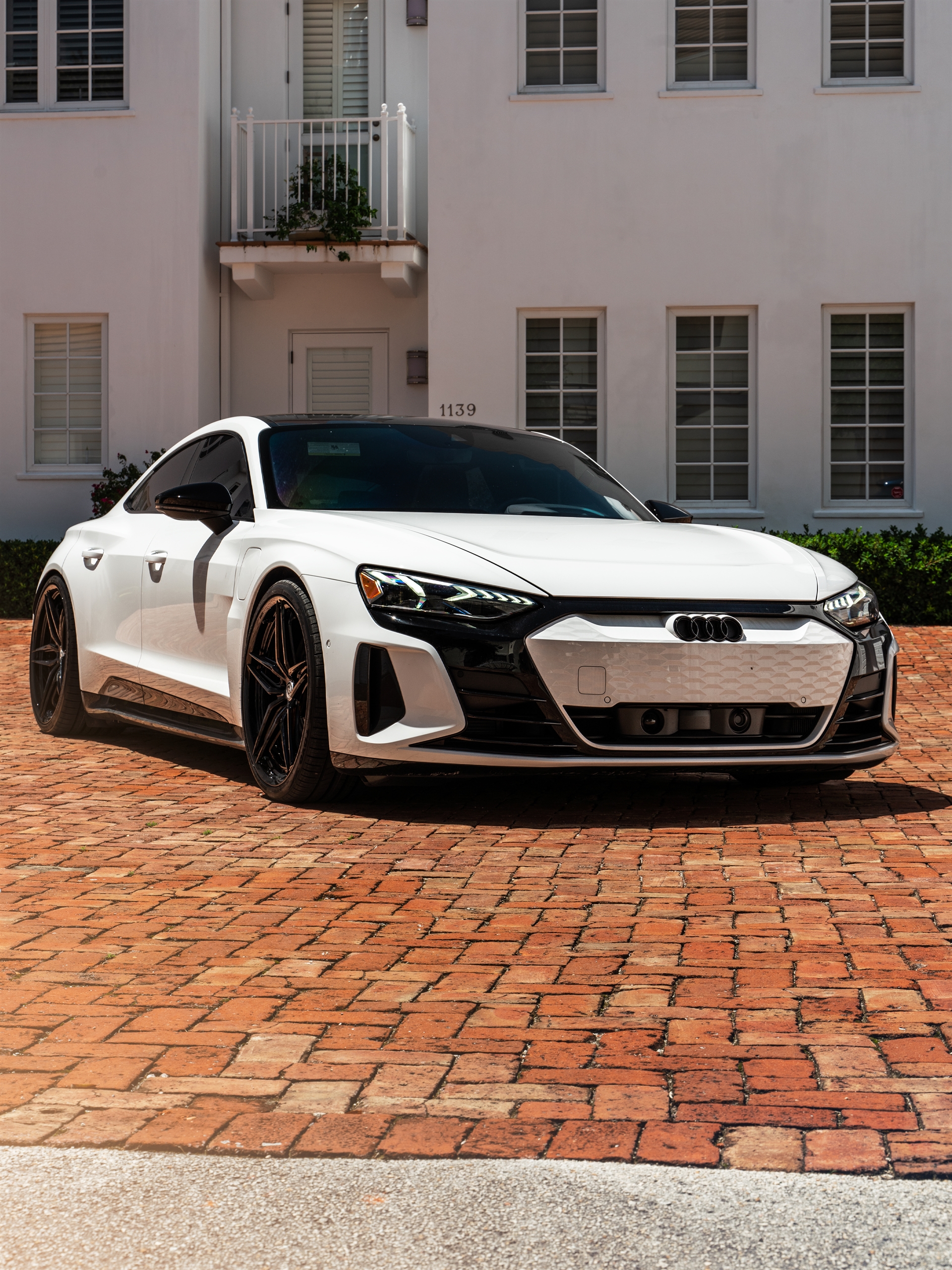 Audi RS e-tron GT | Arkona White | HRE S107SC | Gloss Black