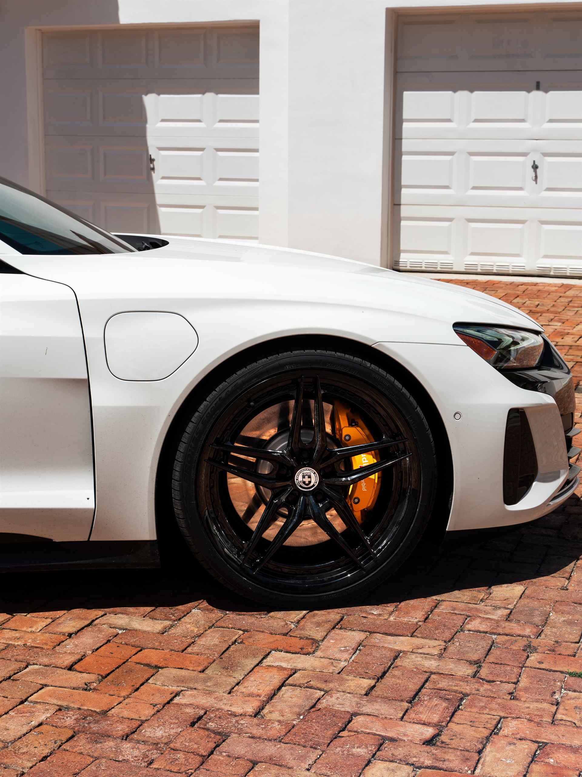 Audi RS e-tron GT | Arkona White | HRE S107SC | Gloss Black