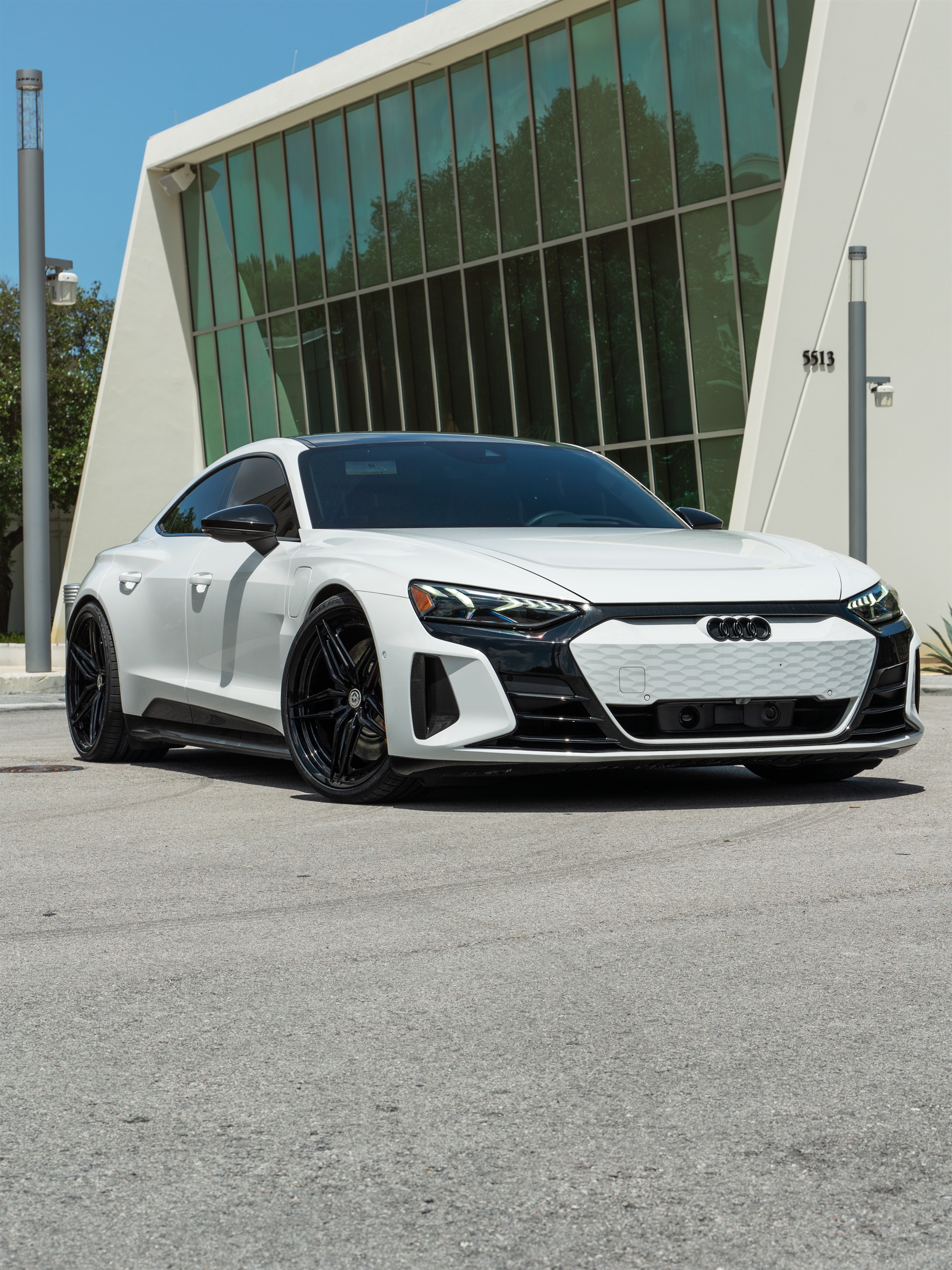 Audi RS e-tron GT | Arkona White | HRE S107SC | Gloss Black