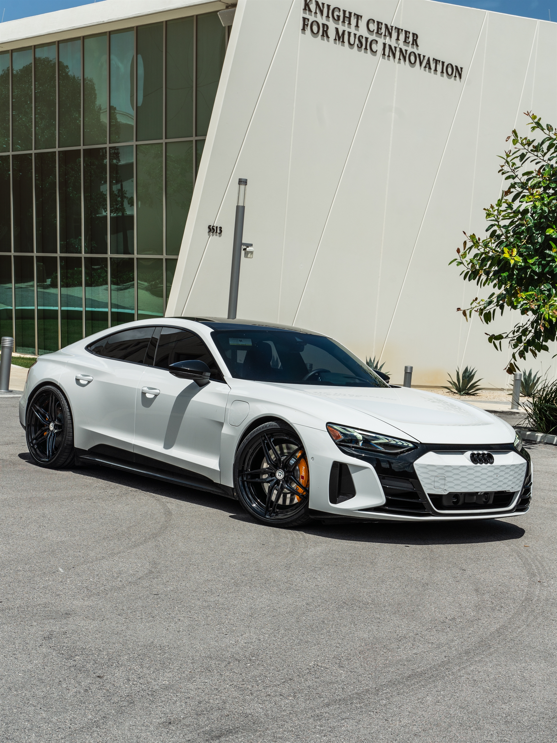 Audi RS e-tron GT | Arkona White | HRE S107SC | Gloss Black