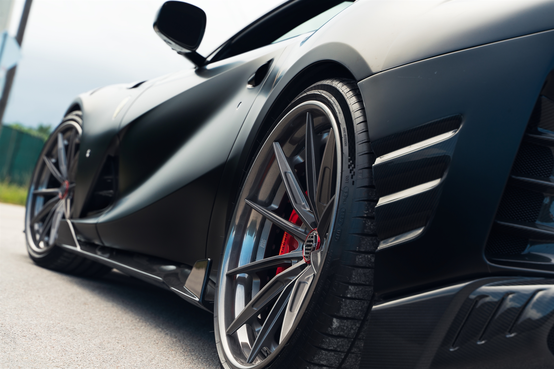 Duke Dynamics 812 | Nero Daytona | on 1886 G-010 | Polished Smoke | Duke Dynamics FEROCE Kit