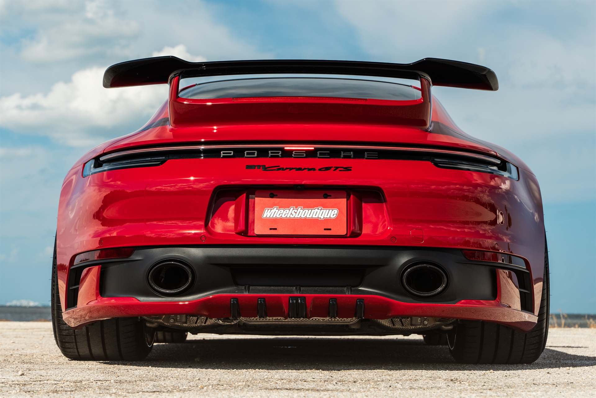 Porsche 992 GTS | Carmine Red | on 1886 Wheels S010| Brushed Champagne