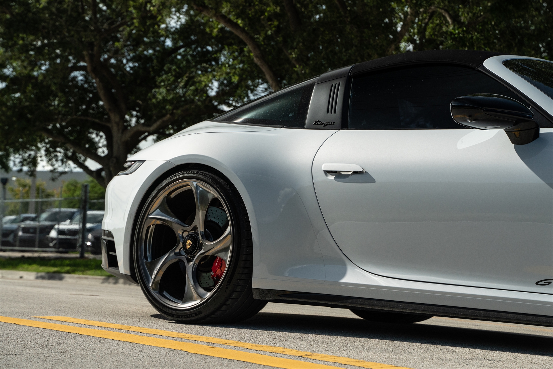Porsche 992 GTS | Ice Gray Metallic | on HRE 522M | Polished Dark Clear