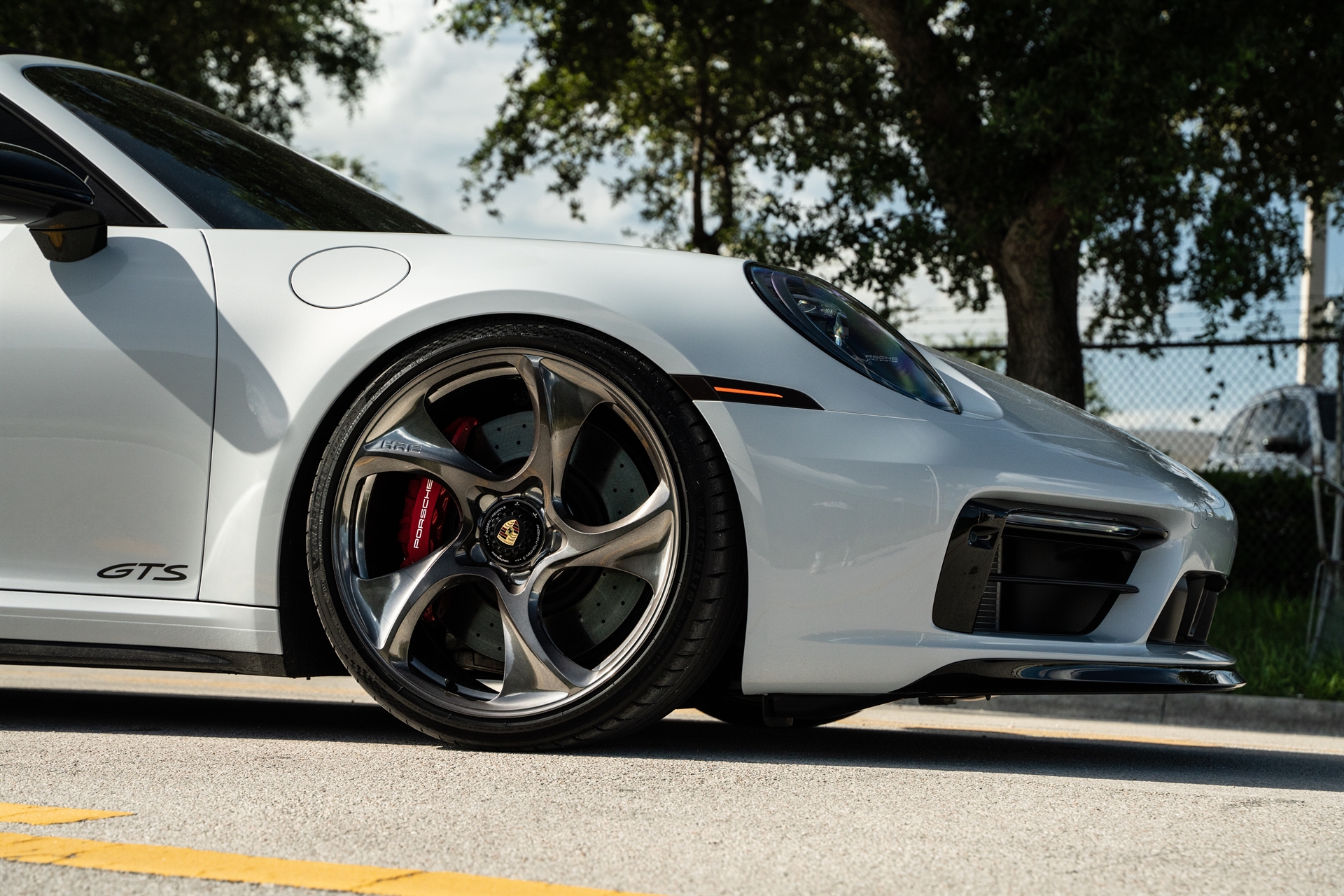 Porsche 992 GTS | Ice Gray Metallic | on HRE 522M | Polished Dark Clear