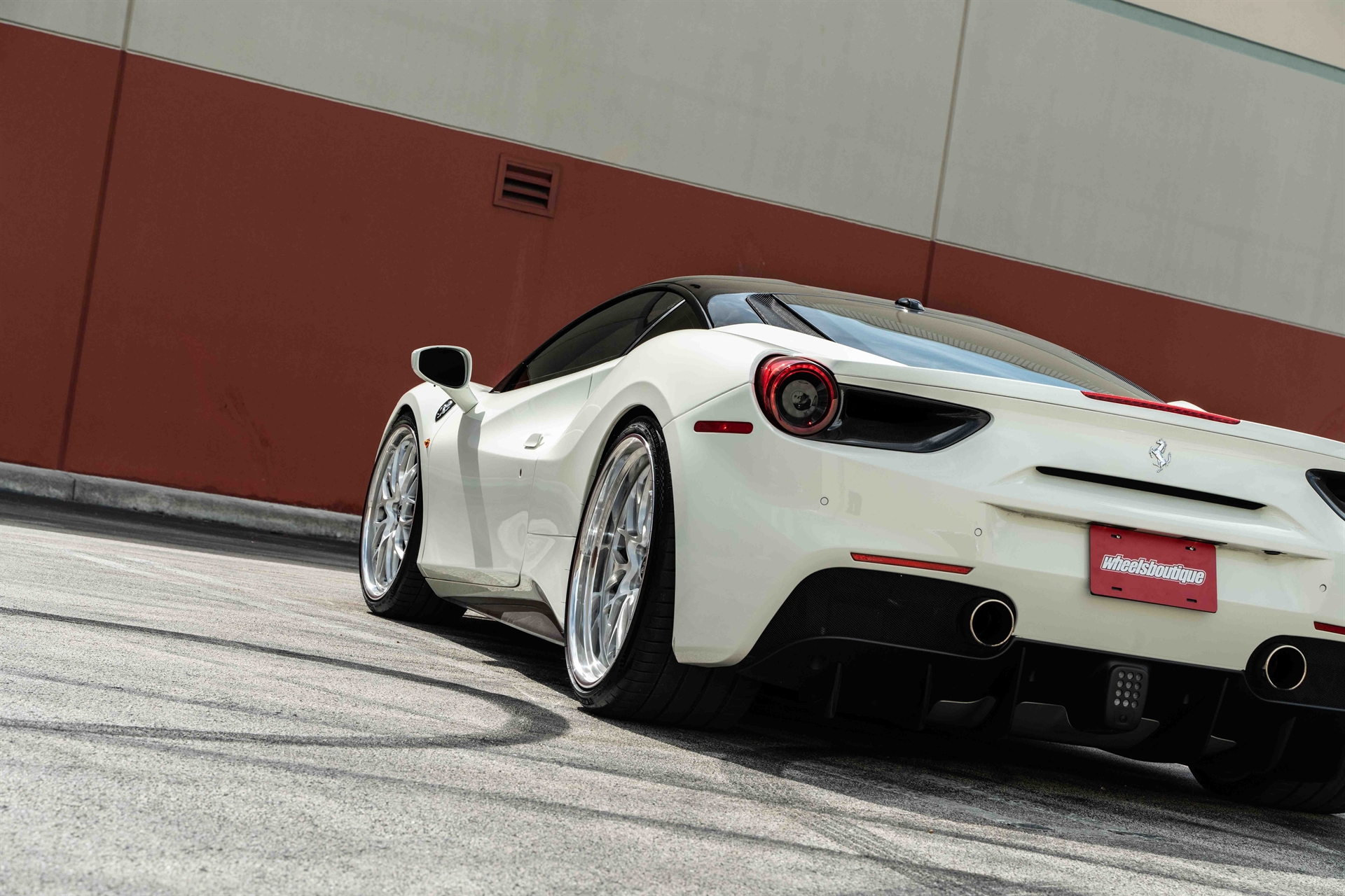 Ferrari 488 GTB | Bianco Fuji | on HRE 520 FMR | Brushed