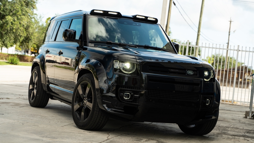 Land Rover Defender on Urban Auto Kit