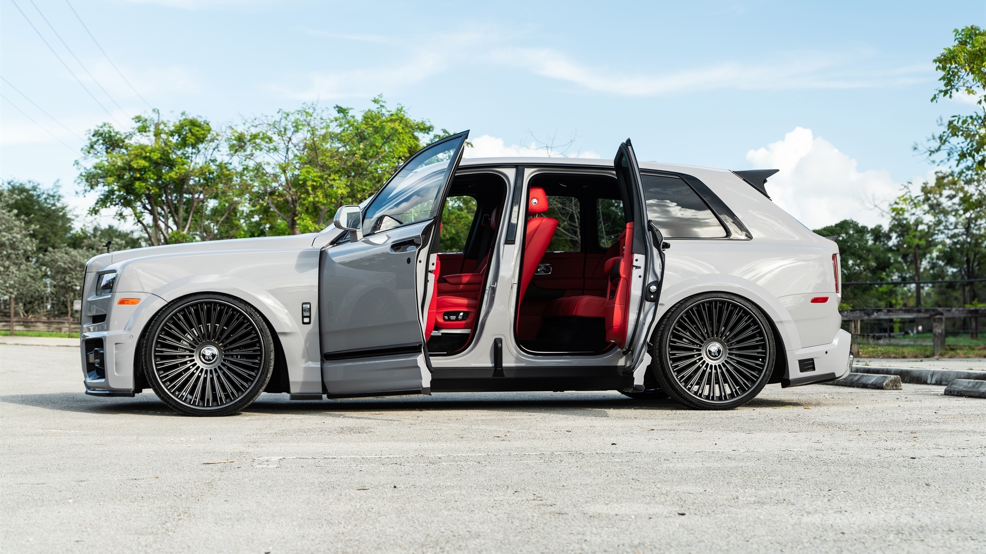 Rolls Royce Cullinan on Urban Auto Wide Track Kit - Custom Build Gallery