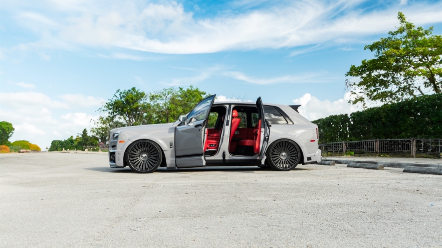 Rolls Royce Cullinan on Urban Auto Wide Track Kit