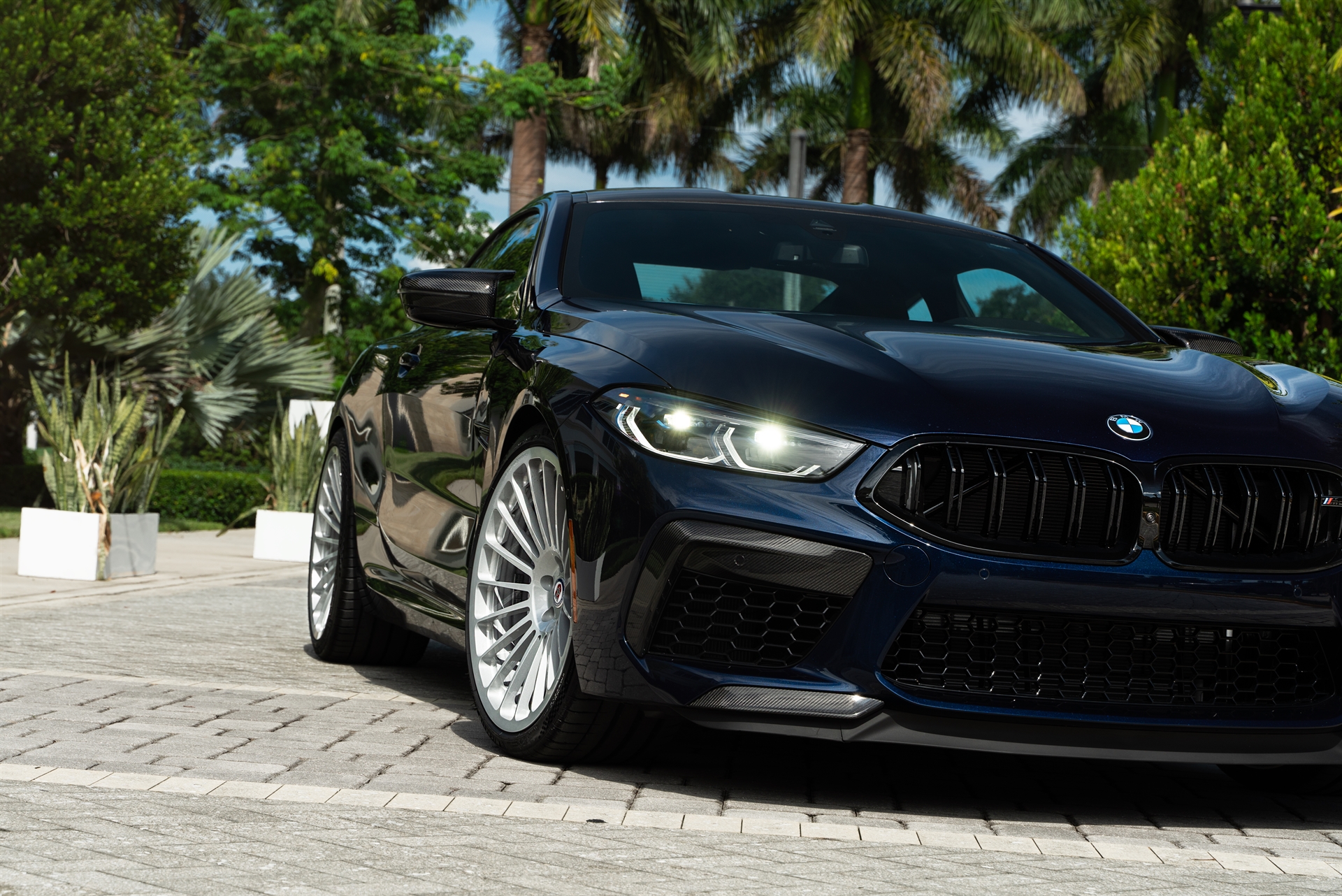 BMW M8 | Midnight Blue | on HRE 309M | Gloss Silver
