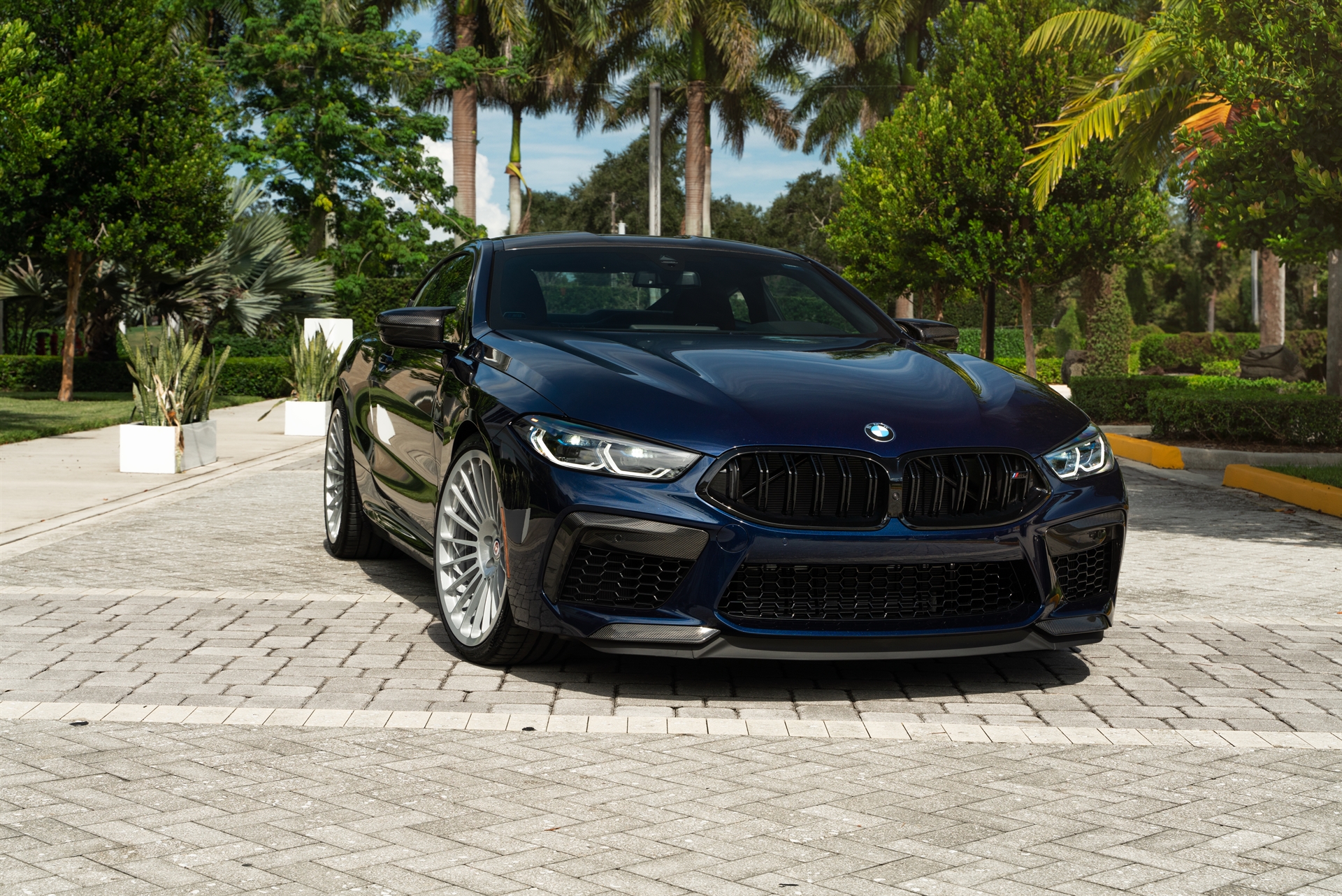 BMW M8 | Midnight Blue | on HRE 309M | Gloss Silver