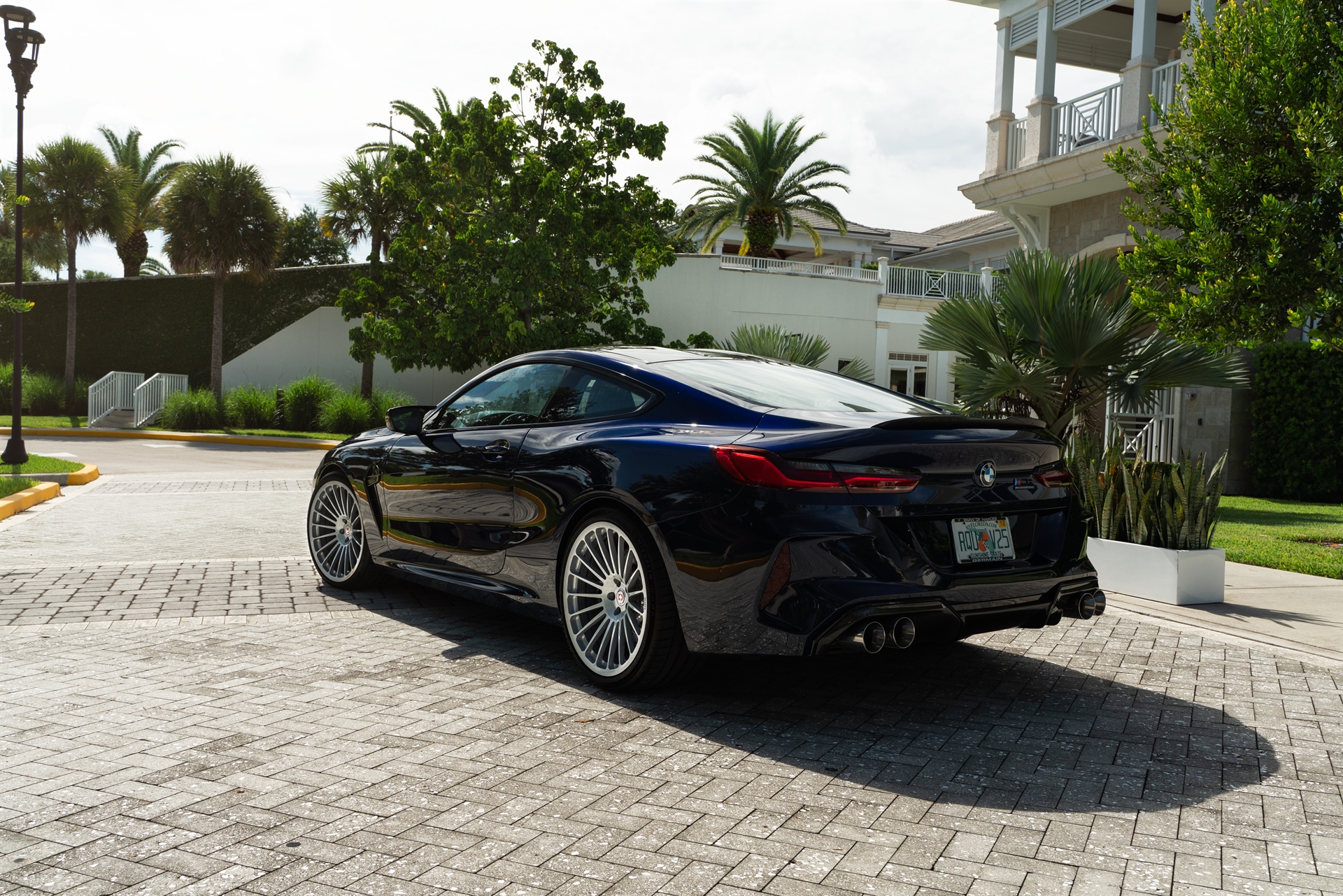 BMW M8 | Midnight Blue | on HRE 309M | Gloss Silver