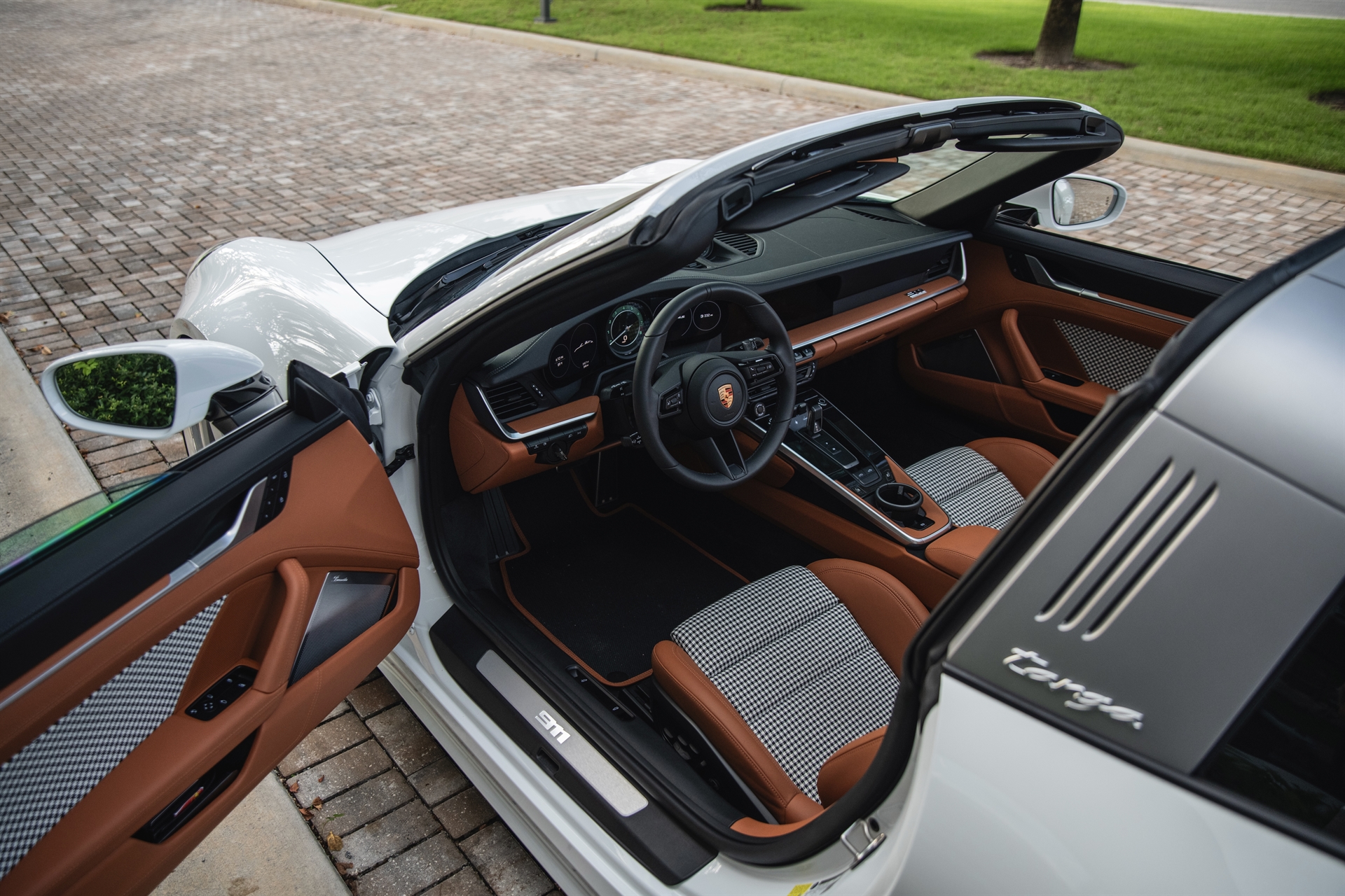 Porsche 992 Targa on  HRE 527 FMR