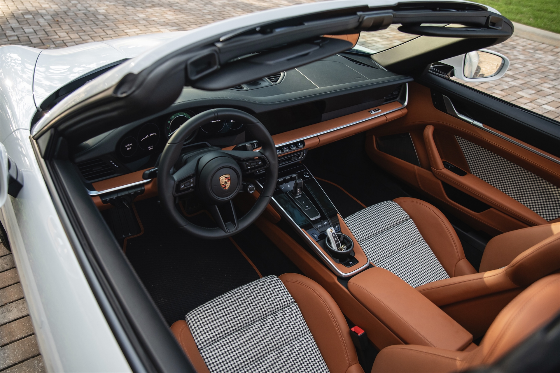 Porsche 992 Targa on  HRE 527 FMR