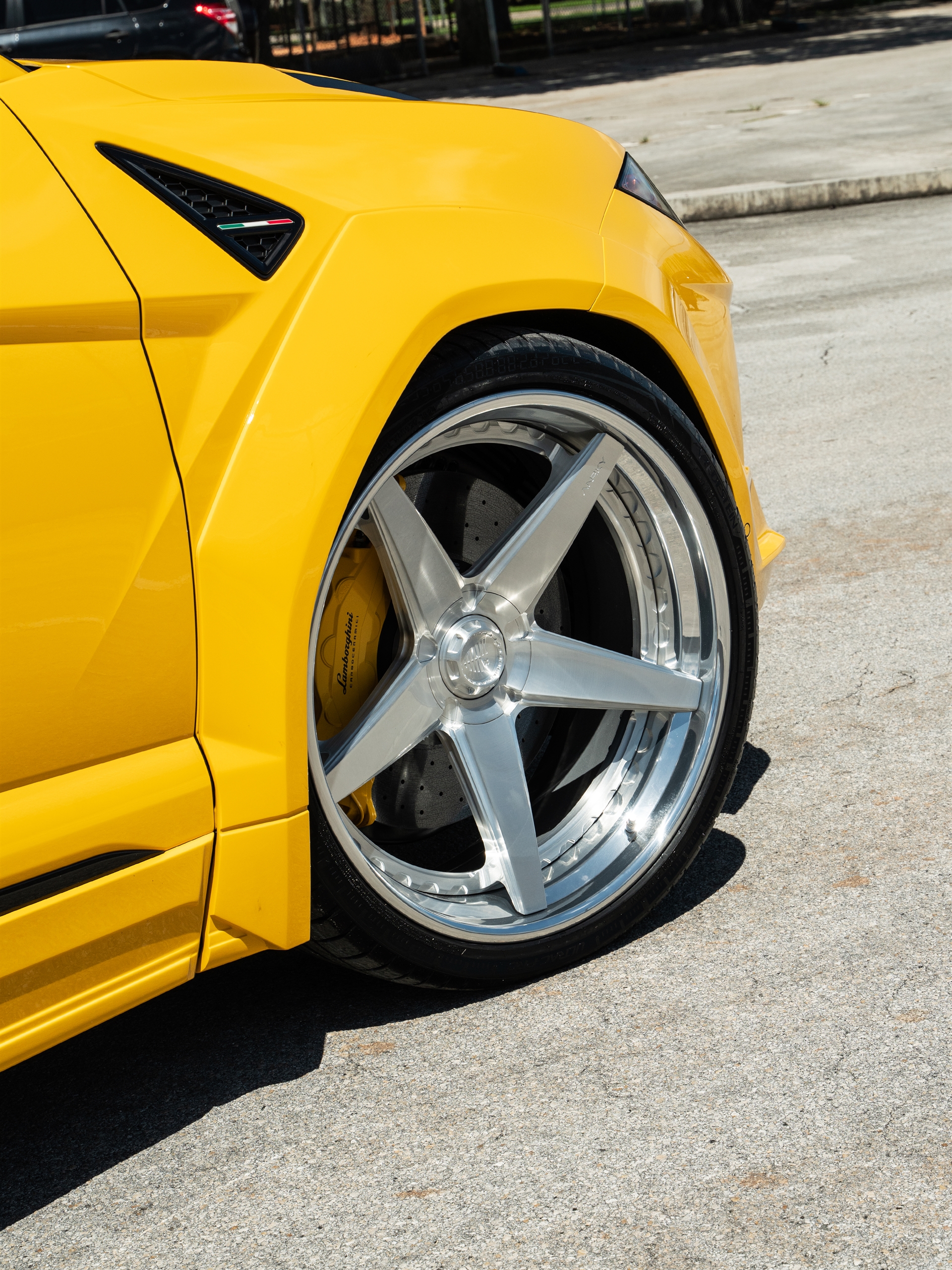 Novitec Esteso Lamborghini Urus – RETROSeries RS5.3