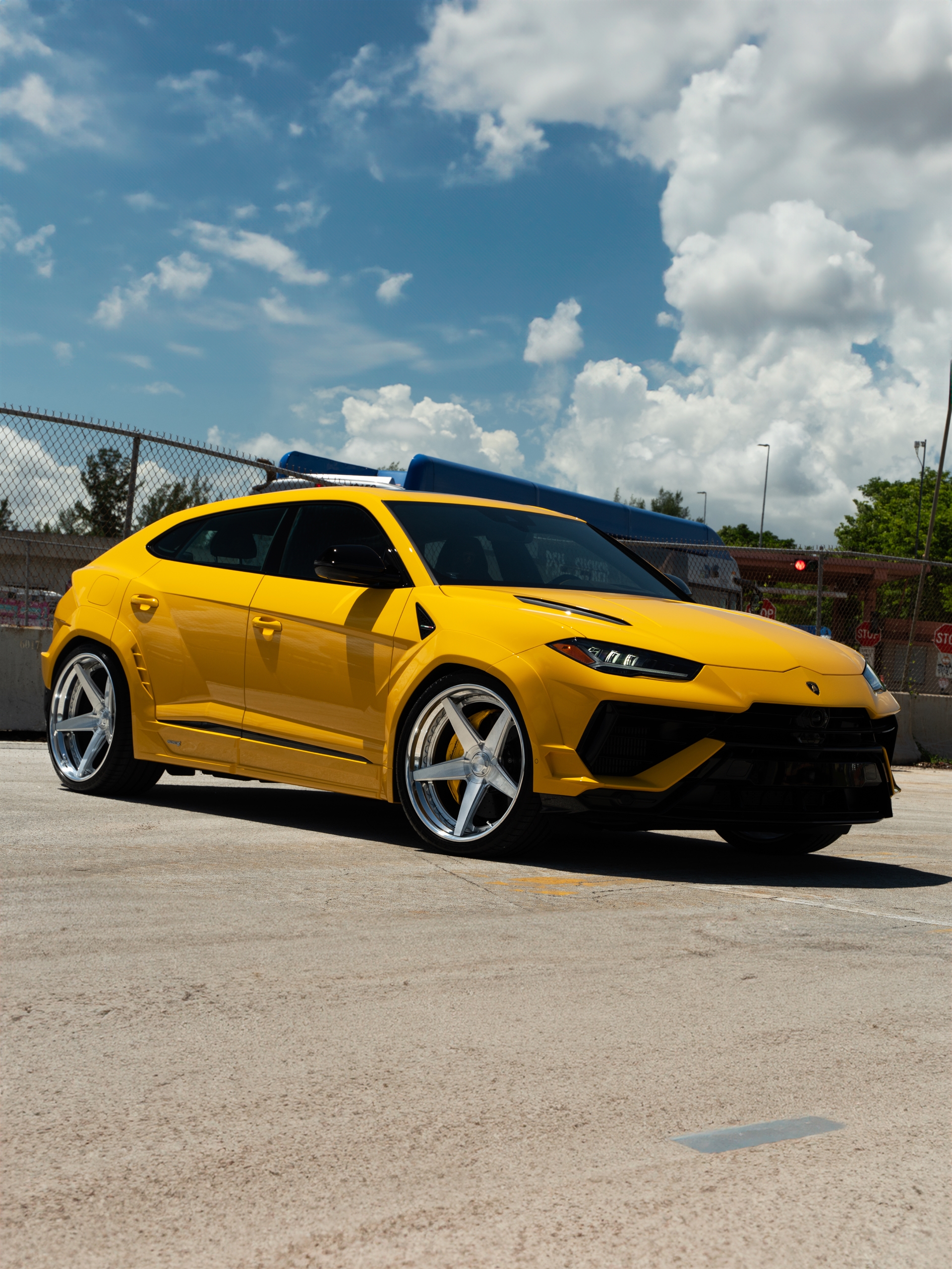 Novitec Esteso Lamborghini Urus – RETROSeries RS5.3