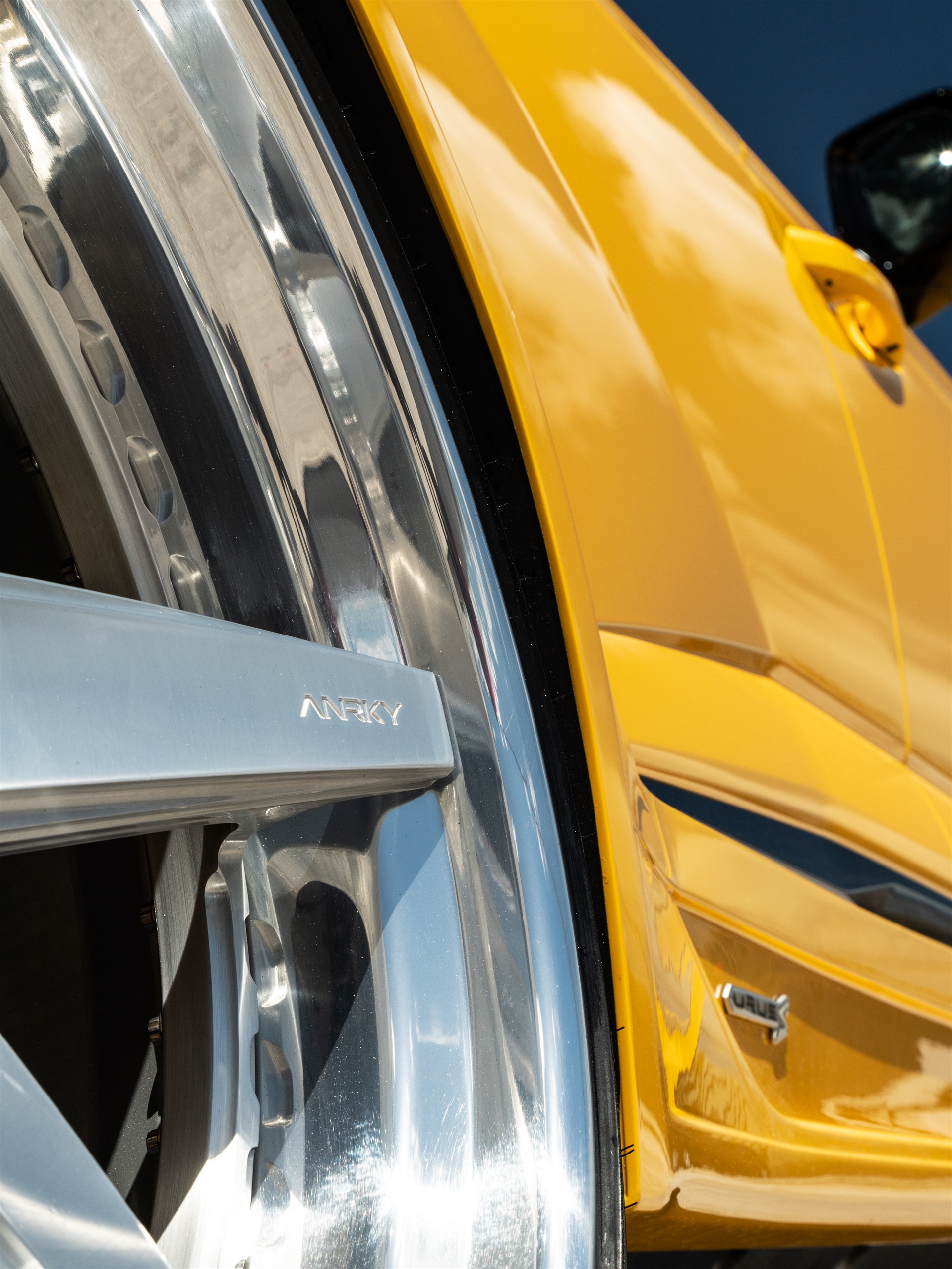 Novitec Esteso Lamborghini Urus – RETROSeries RS5.3