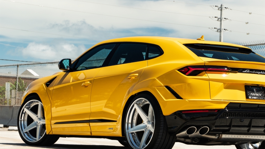 Novitec Esteso Lamborghini Urus – RETROSeries RS5.3