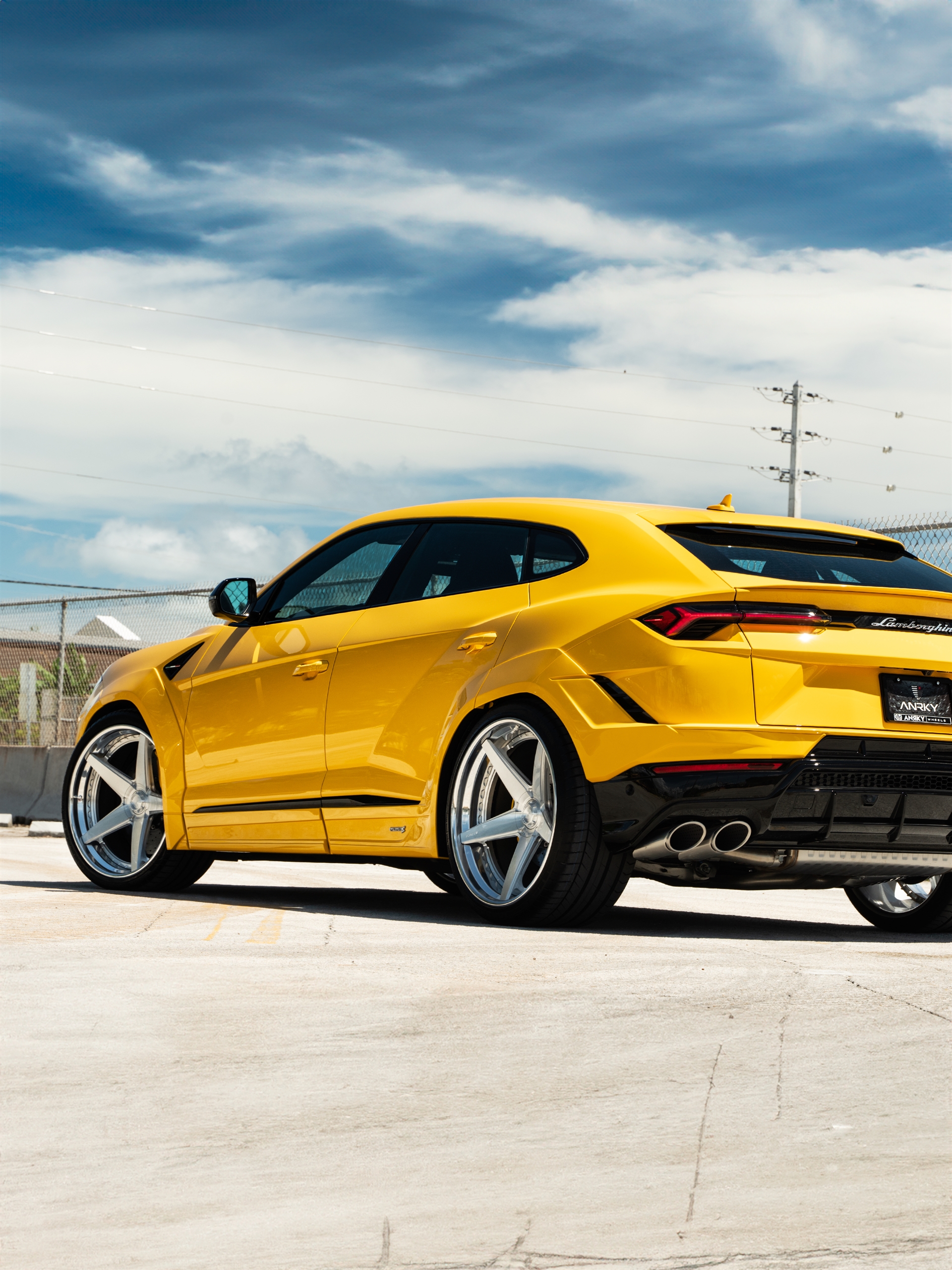 Novitec Esteso Lamborghini Urus – RETROSeries RS5.3